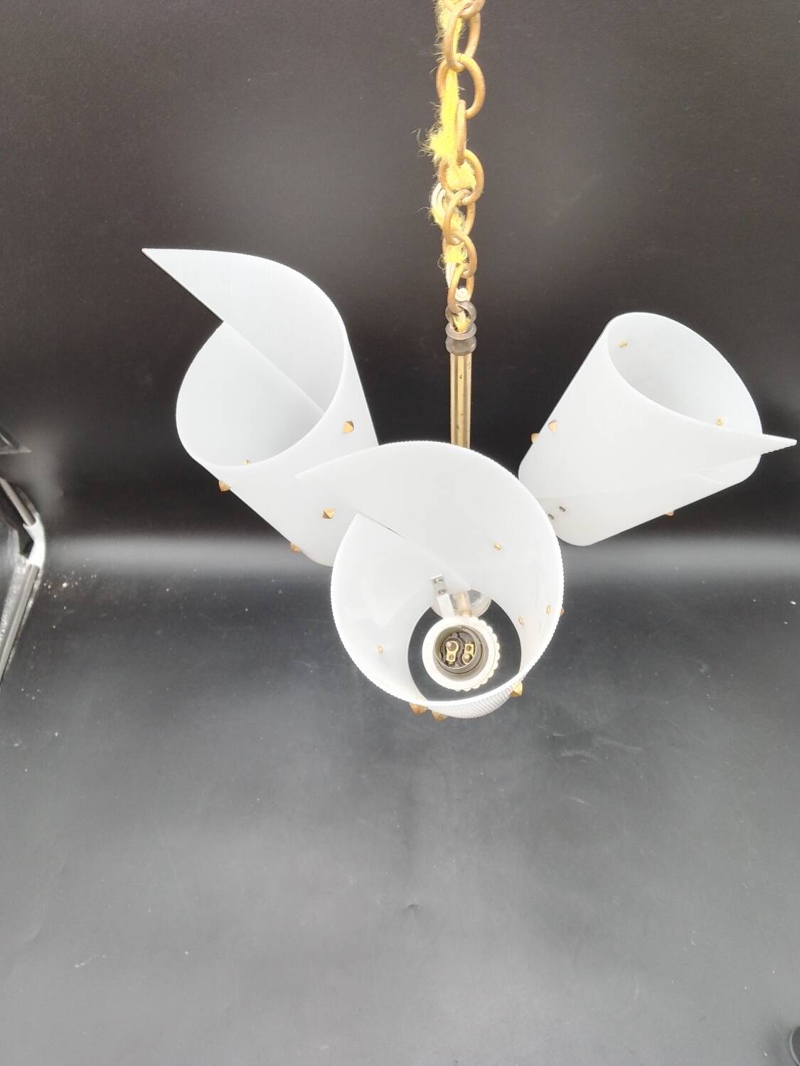 3-light chandelier in brass and plastic, 1960