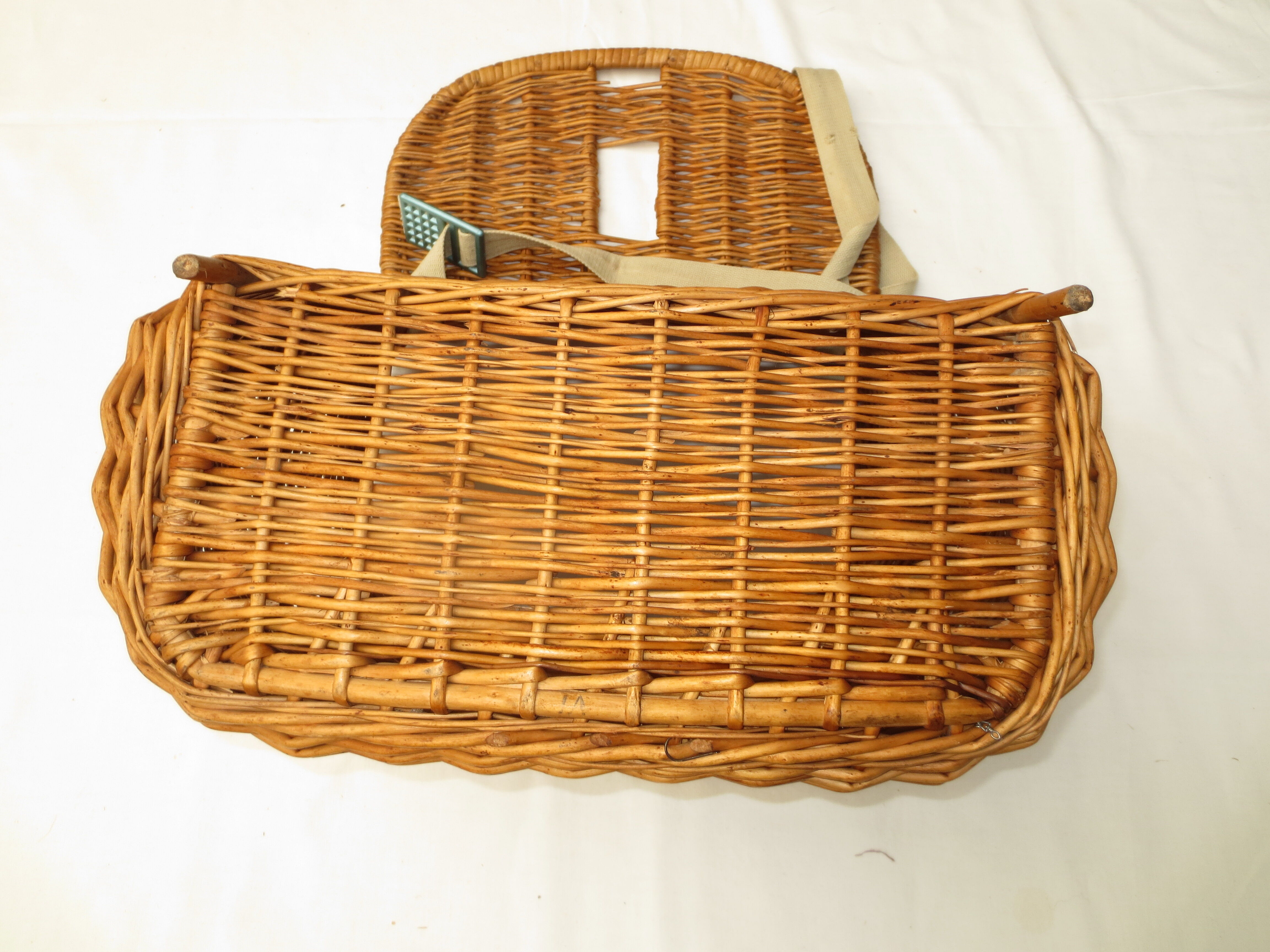 Former fisherman vintage wicker basket