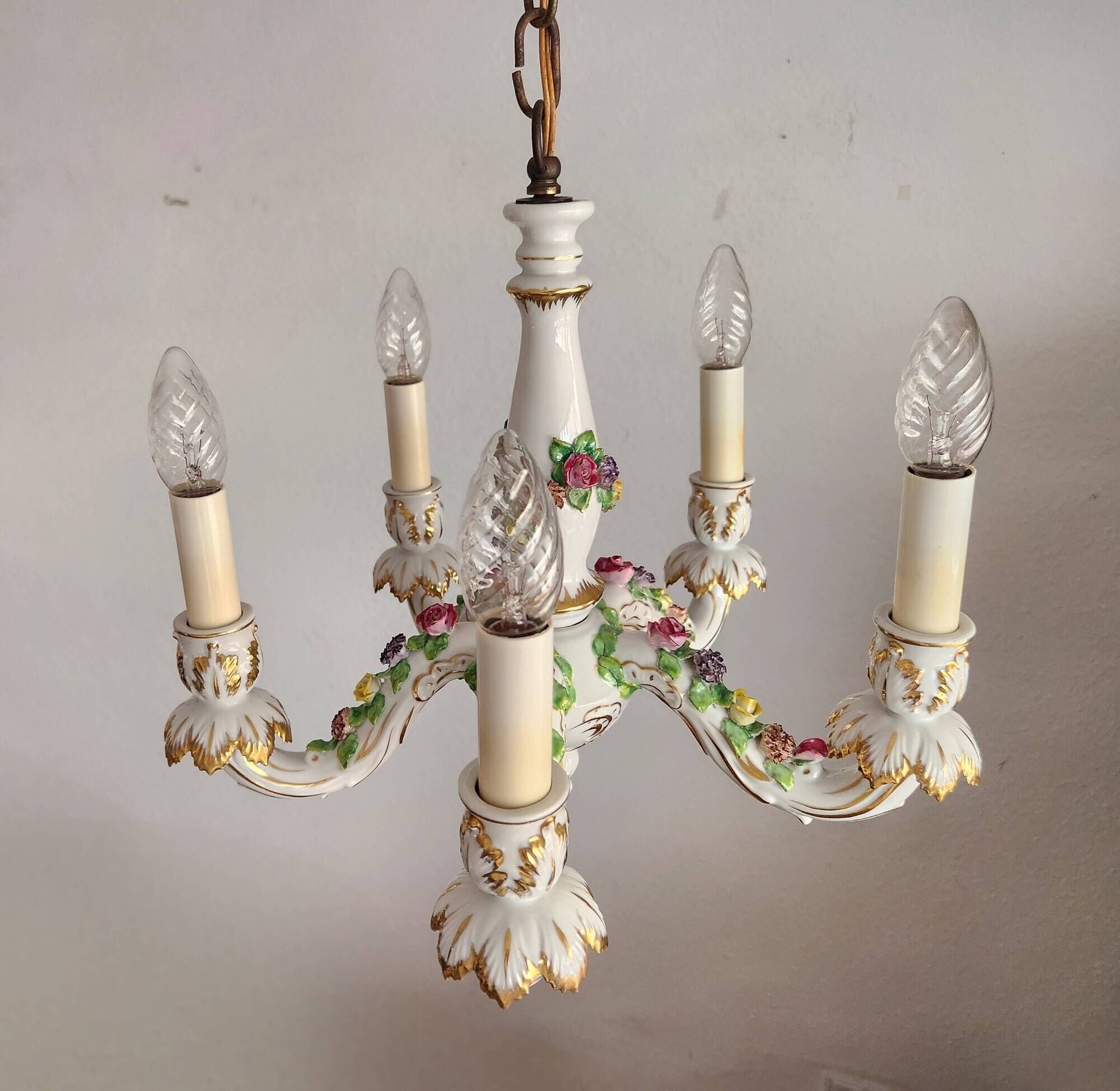 Handgeformt vergoldet vintage Porzellan Kronleuchter Capodimonte 1960er