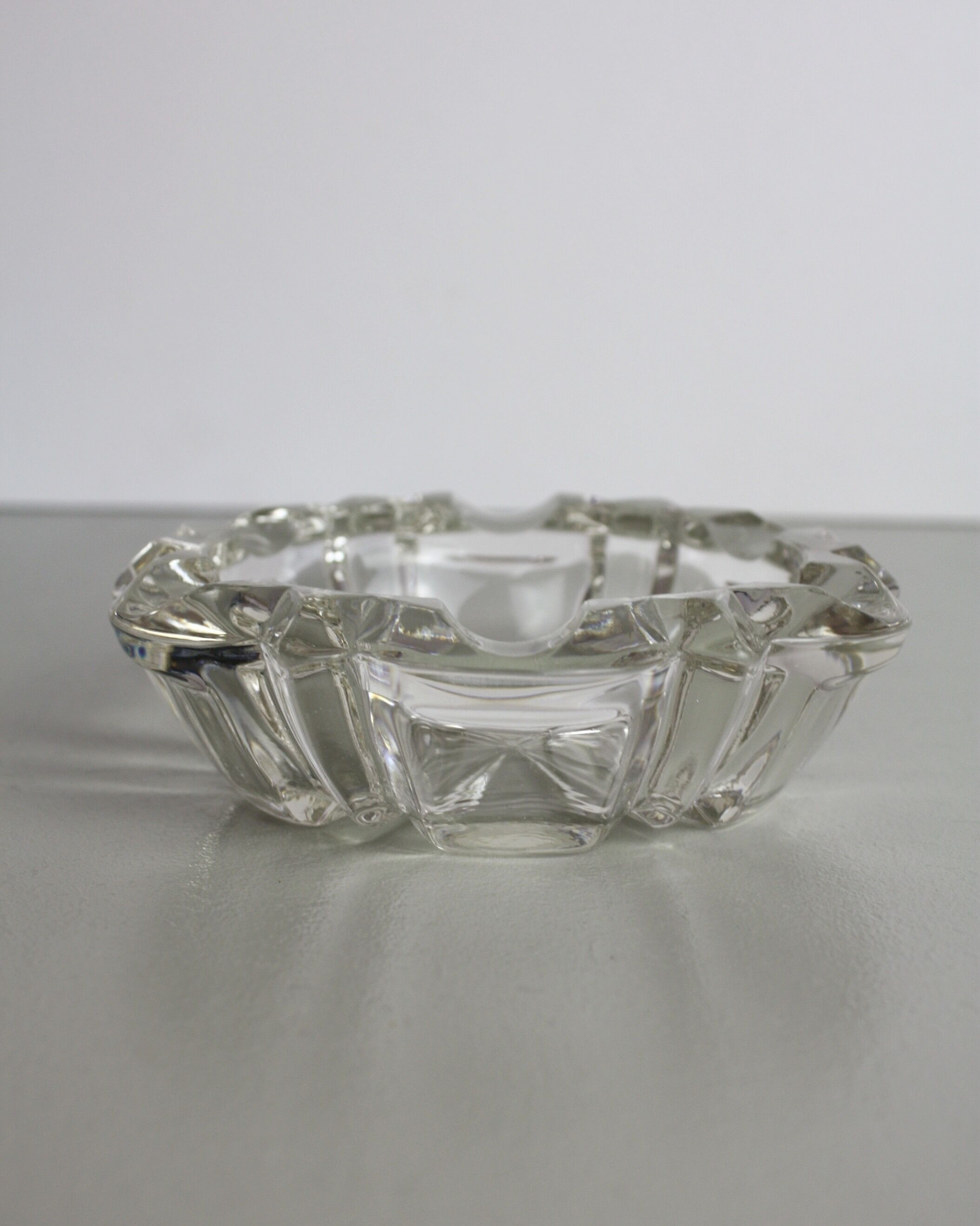 Cendrier en cristal en forme de fleur
