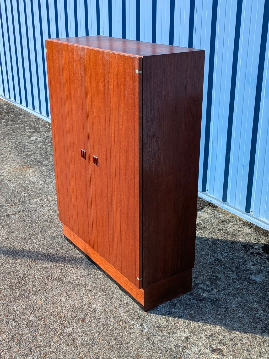Vintage compact Scandinavian teak cabinet/sideboard, 1960s