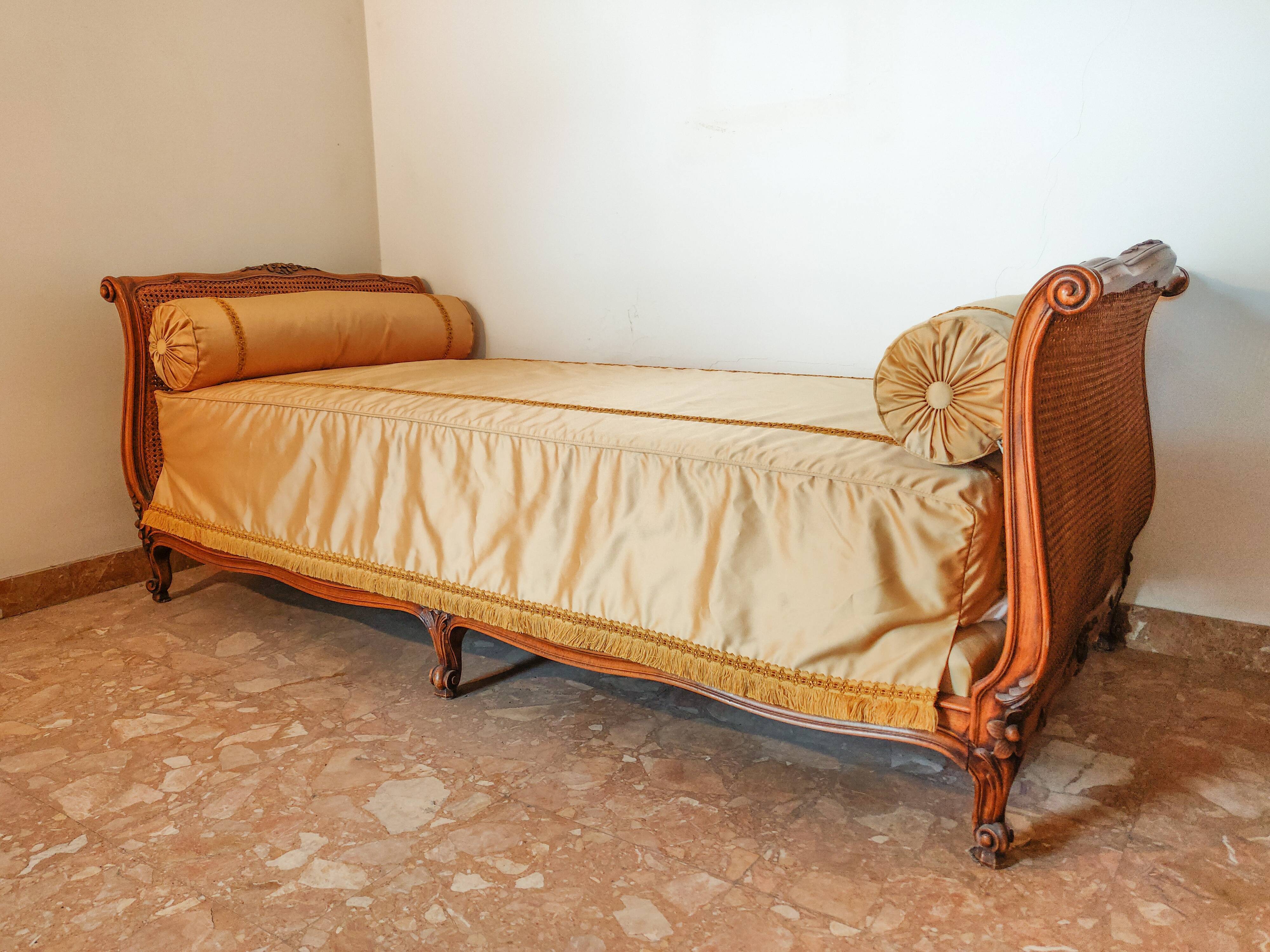 Louis XV bed in cannage