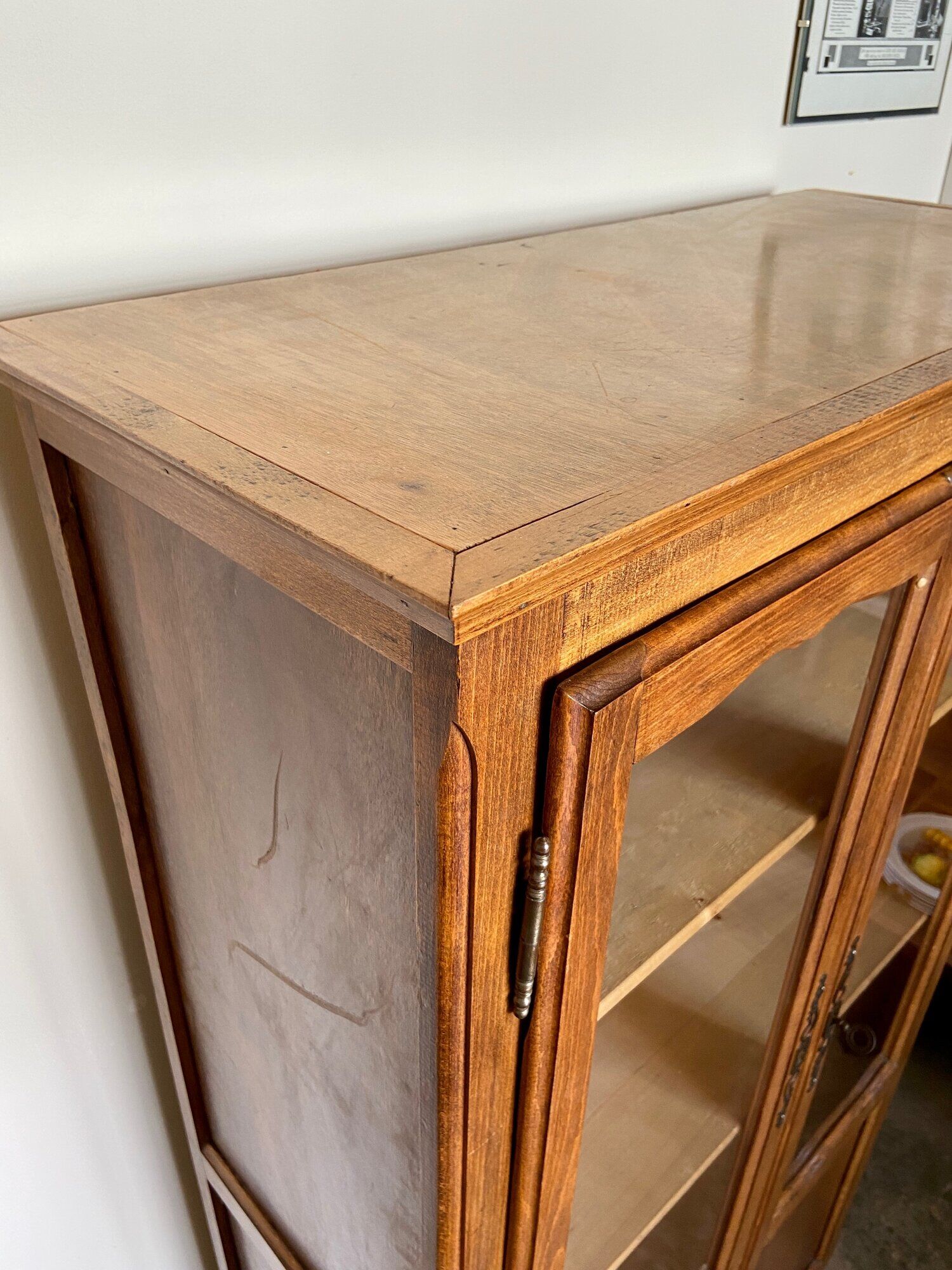 Cupboard, showcase 2 doors in dark wood