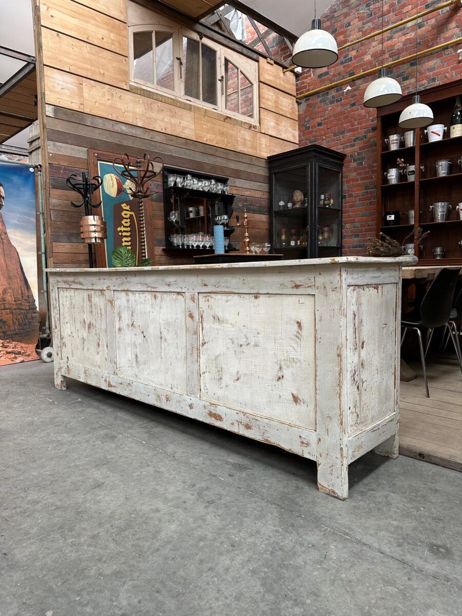 Trading counter early 20th century