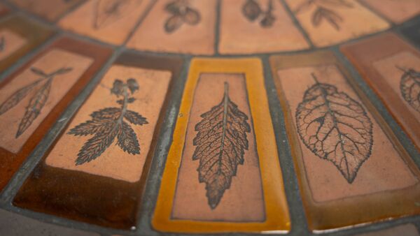 Table basse en céramique rouge rare par Roger Capron