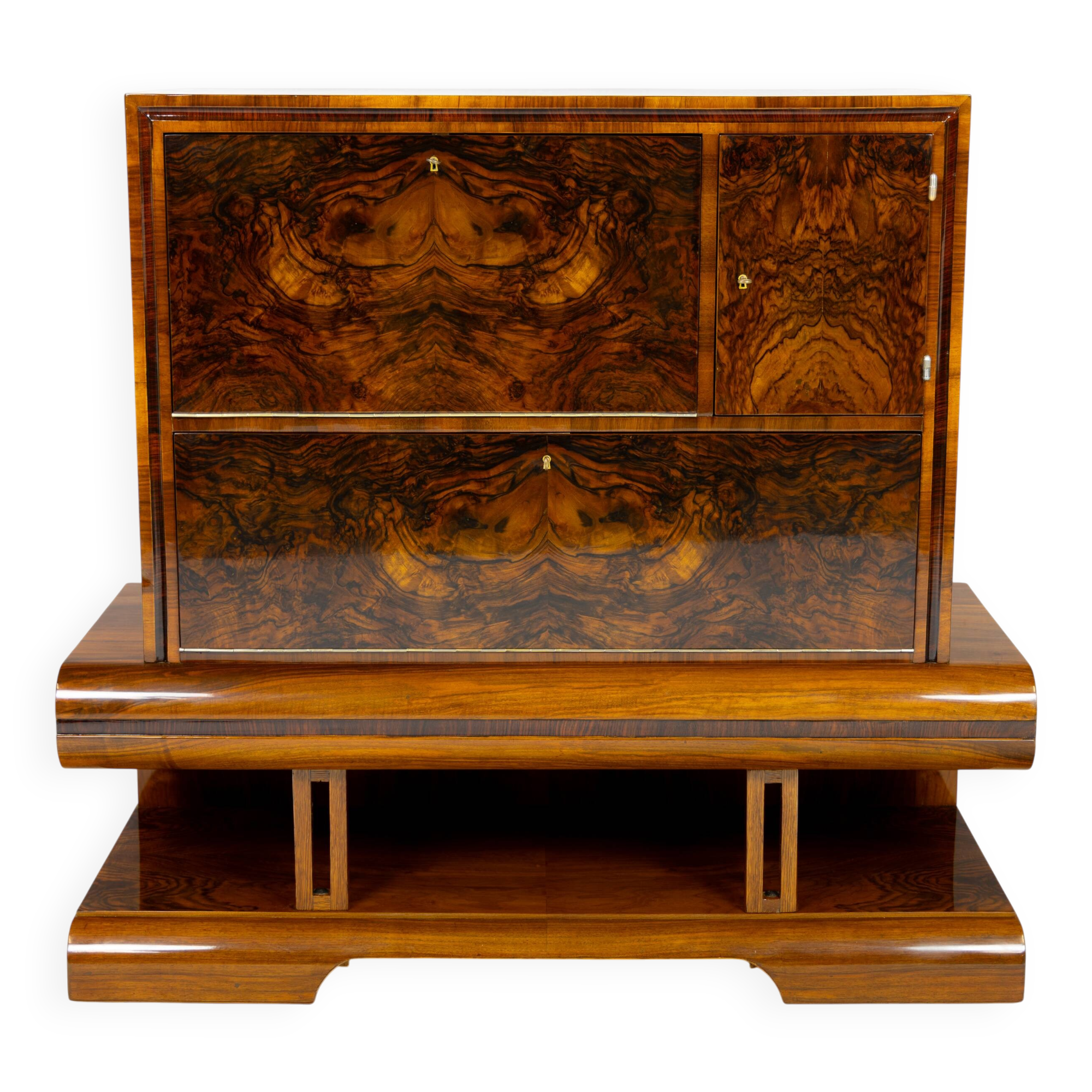 Art Deco bar cabinet in walnut, Wilhelm Mosurski - 1930s