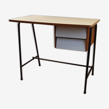 Bureau formica blanc et pieds metal noir