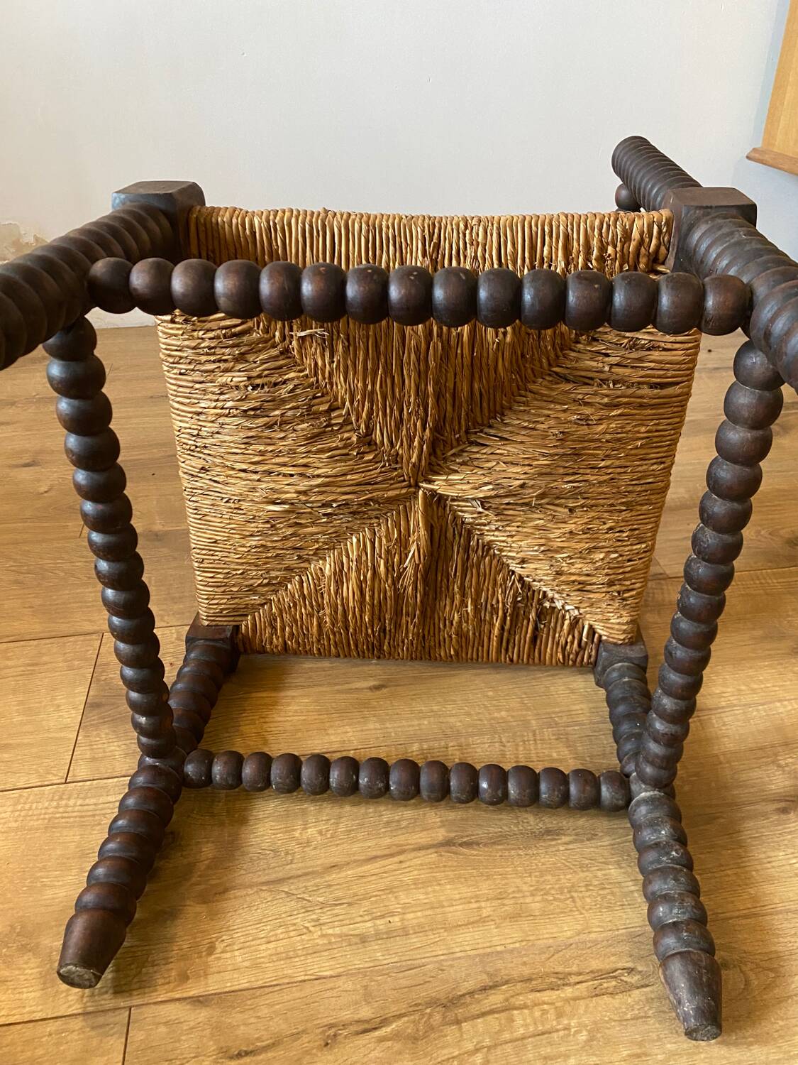 Beaded wood corner or corner armchair