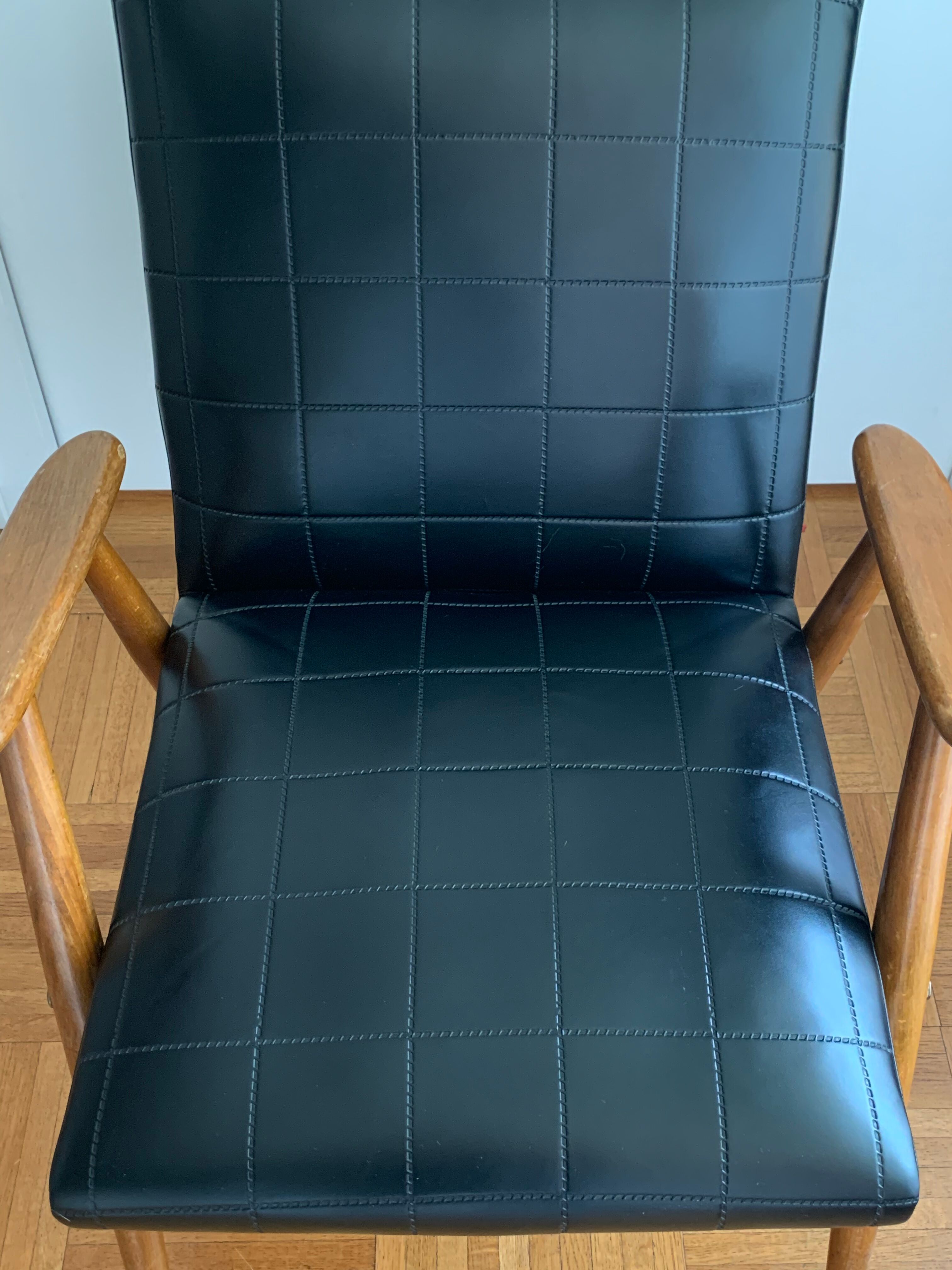 Fauteuil scandinave 1950s skaï noir