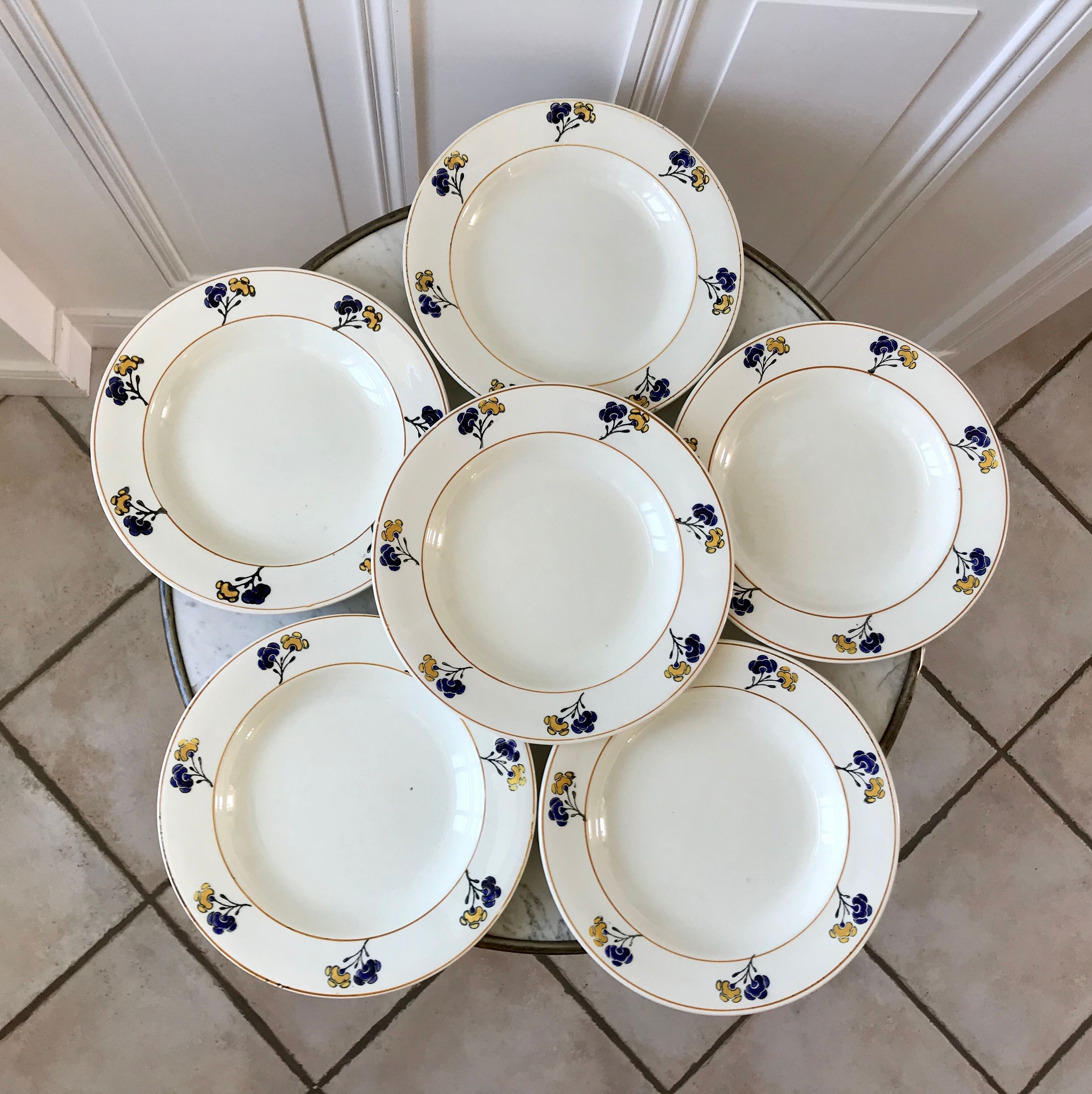 Lot de 6 assiettes creuses Terre de Fer modèle "Roméo" début XXème