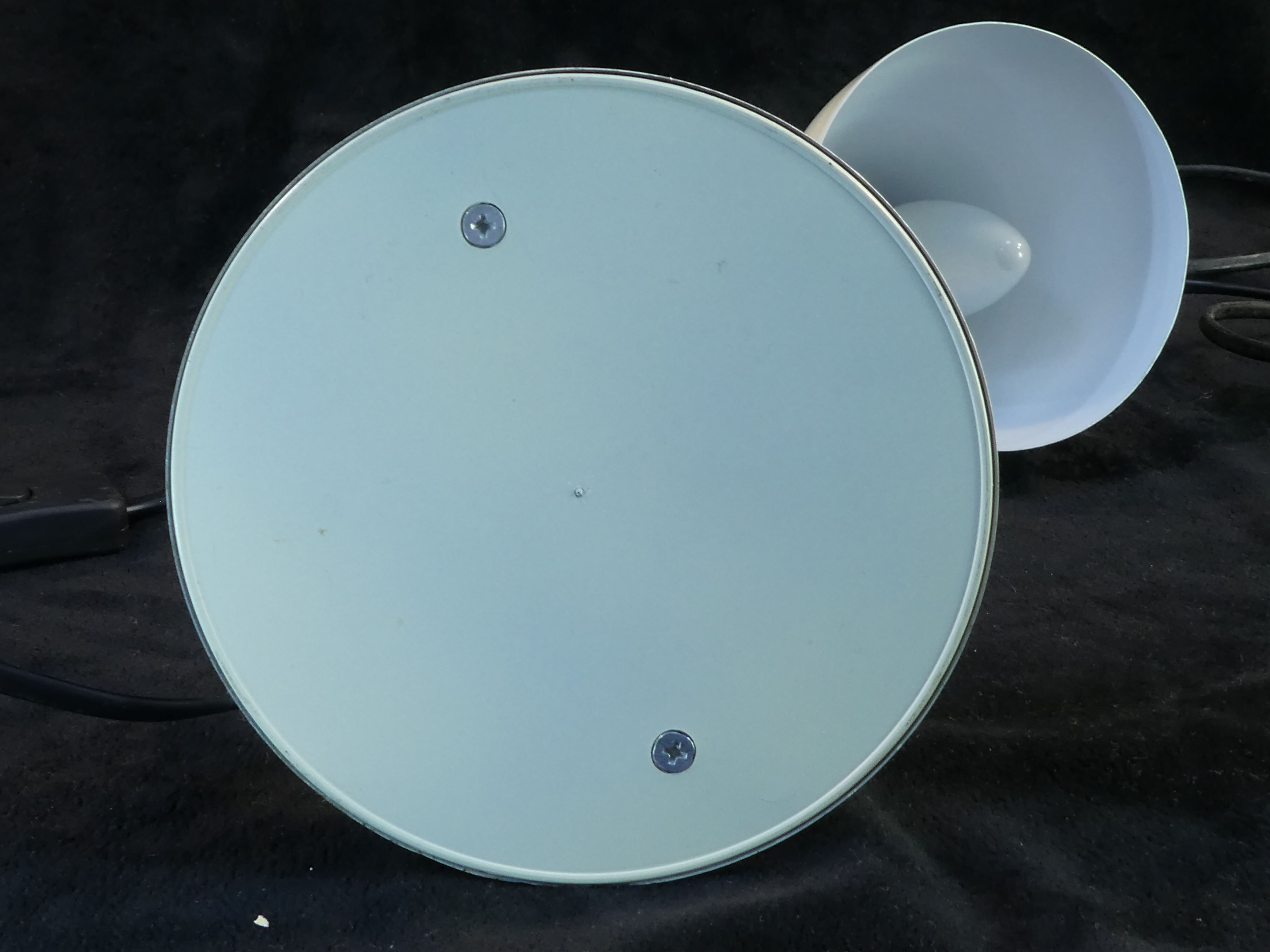 Vintage articulated desk lamp in beige metal years 70