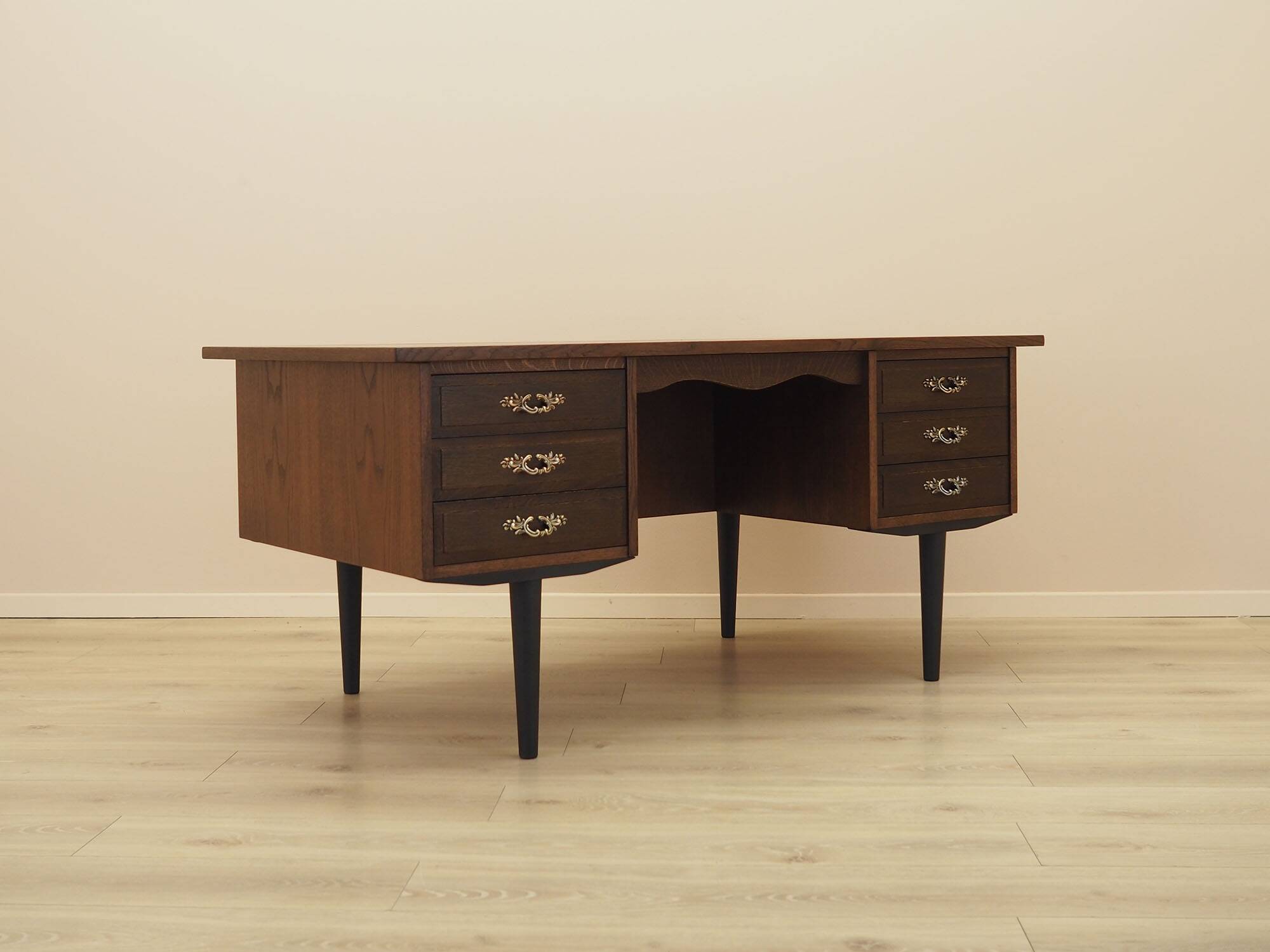 Bureau en noyer danois avec tiroirs, années 1960