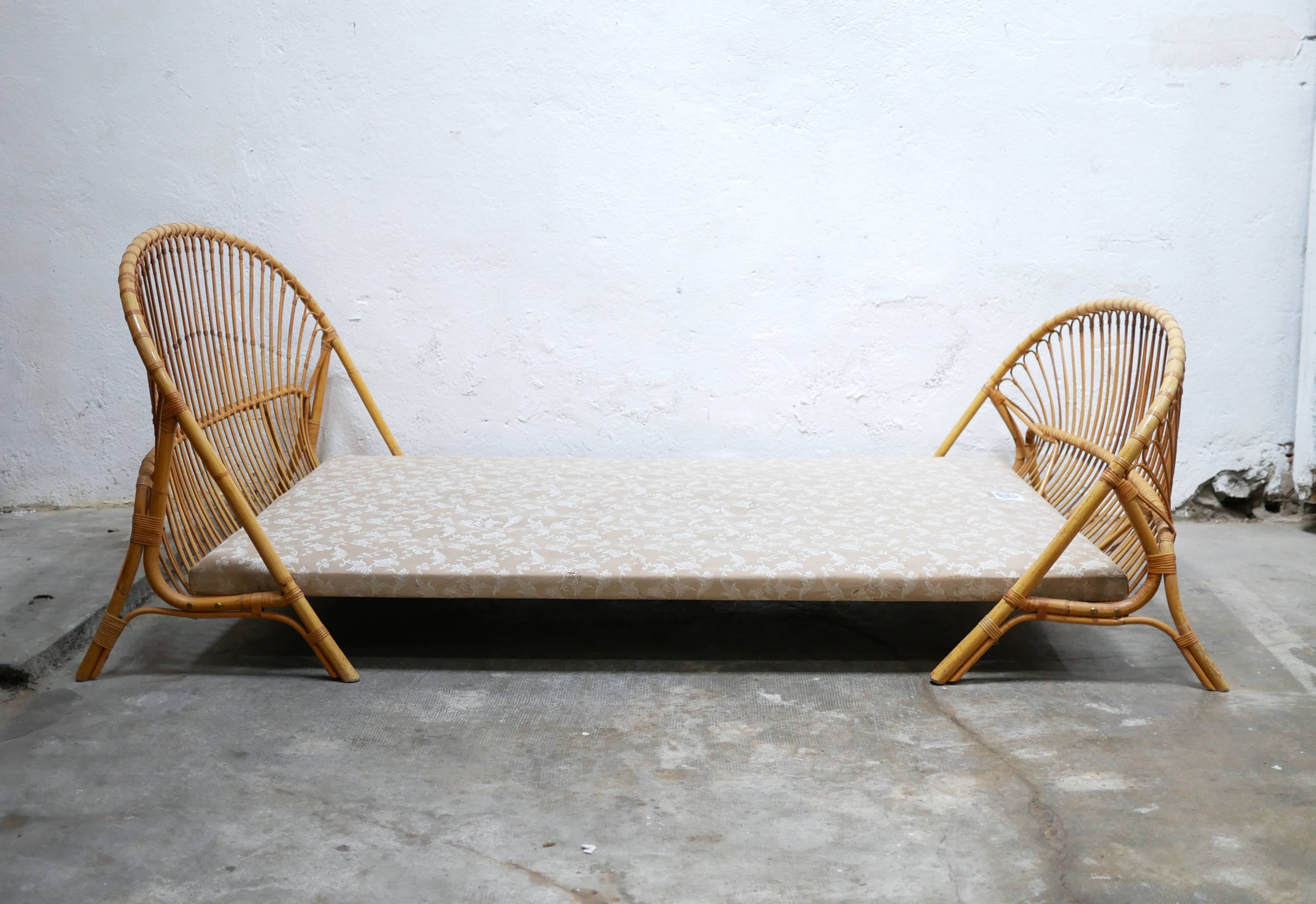Vintage rattan basket bed 190cm x 120cm
