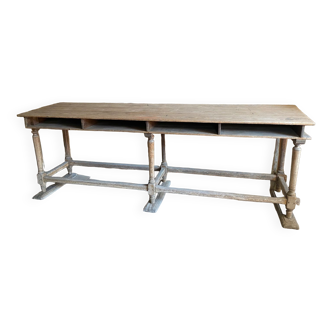 Ancienne table de travail , drapier