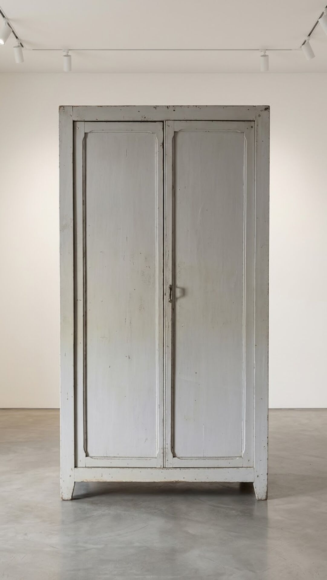 Armoire parisienne