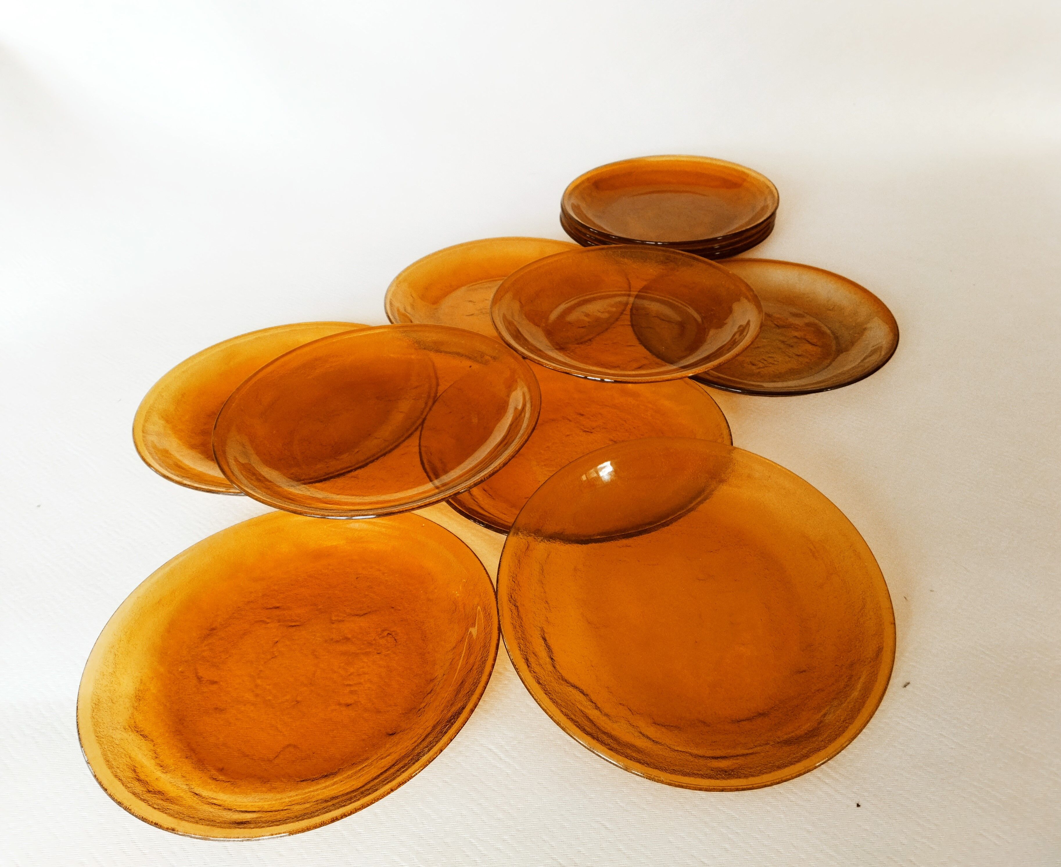 12 Arcoroc Sierra Ambre dessert plates