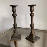 Paire de bougeoirs en laiton