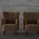 Paire de fauteuils lounge danois Art déco moderne en peau de mouton à laine d'agneau et orme, années 1940