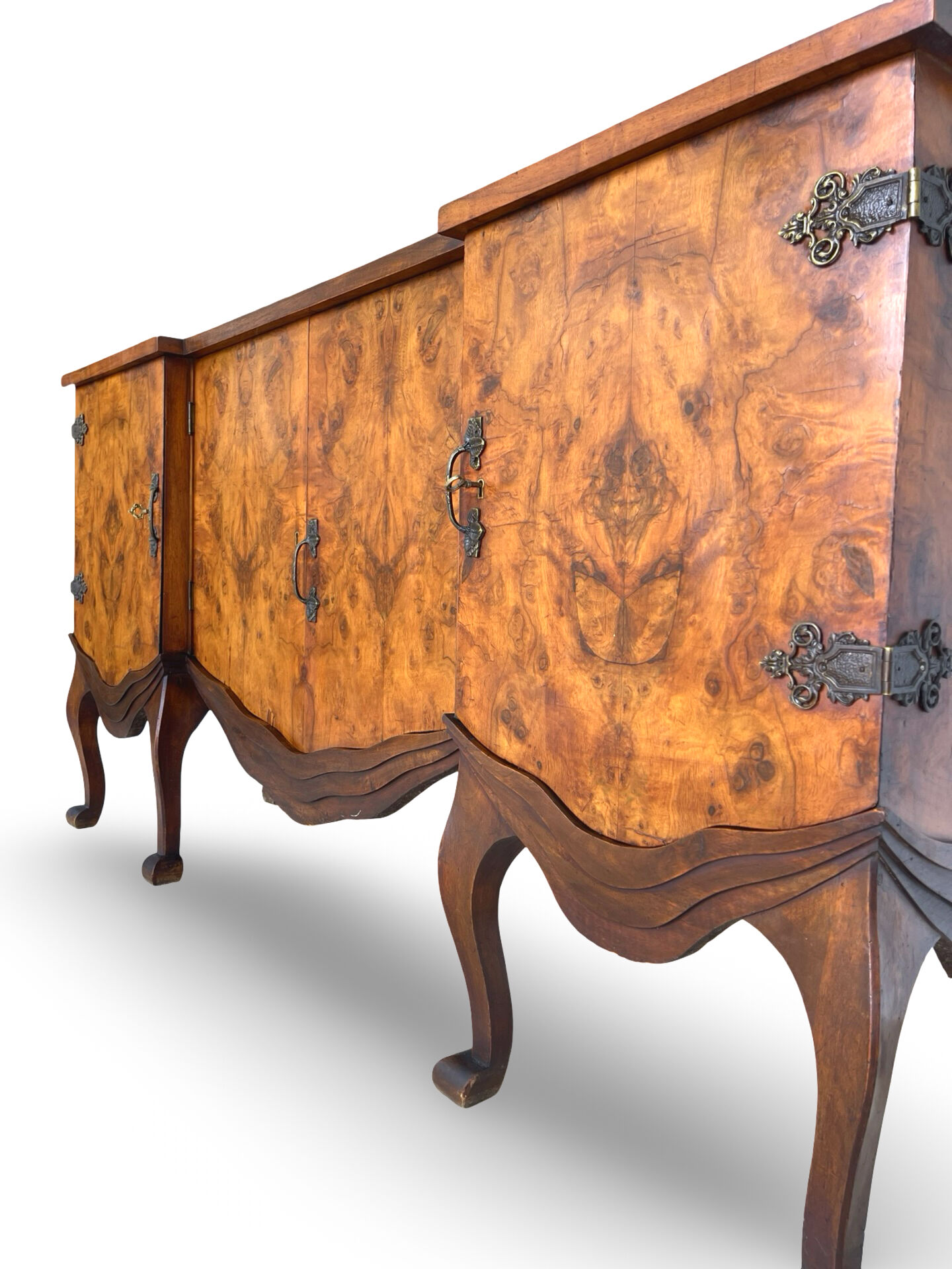 Walnut buffet, antique Italian, 1930s.