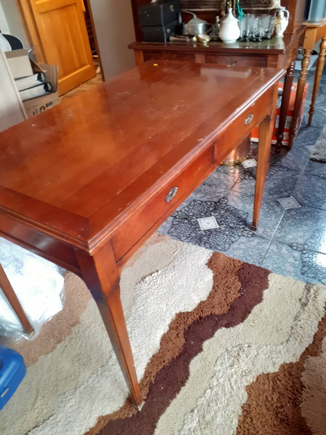 Bureau style XVI