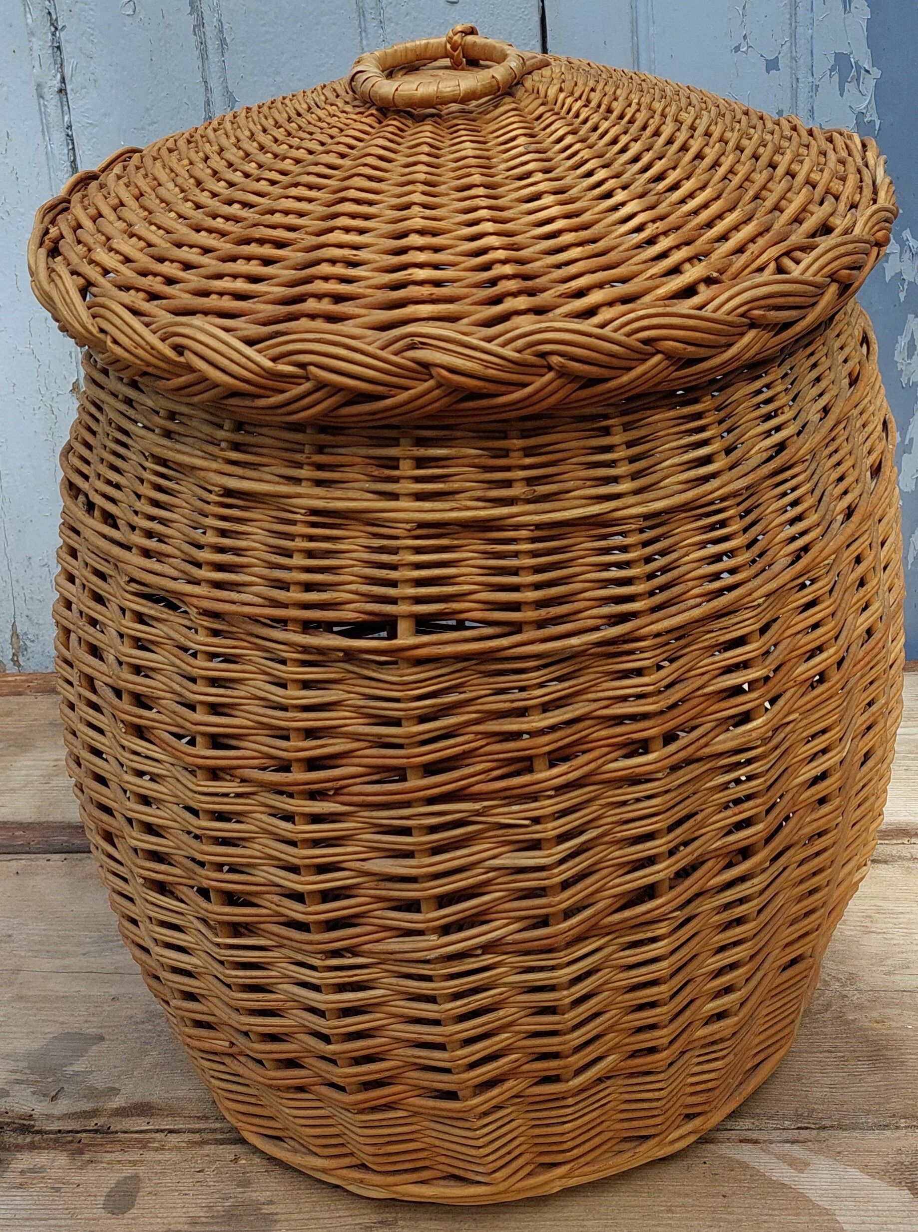 Wicker basket