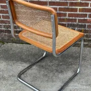 Chaise de design Cesca modèle B32 en chrome