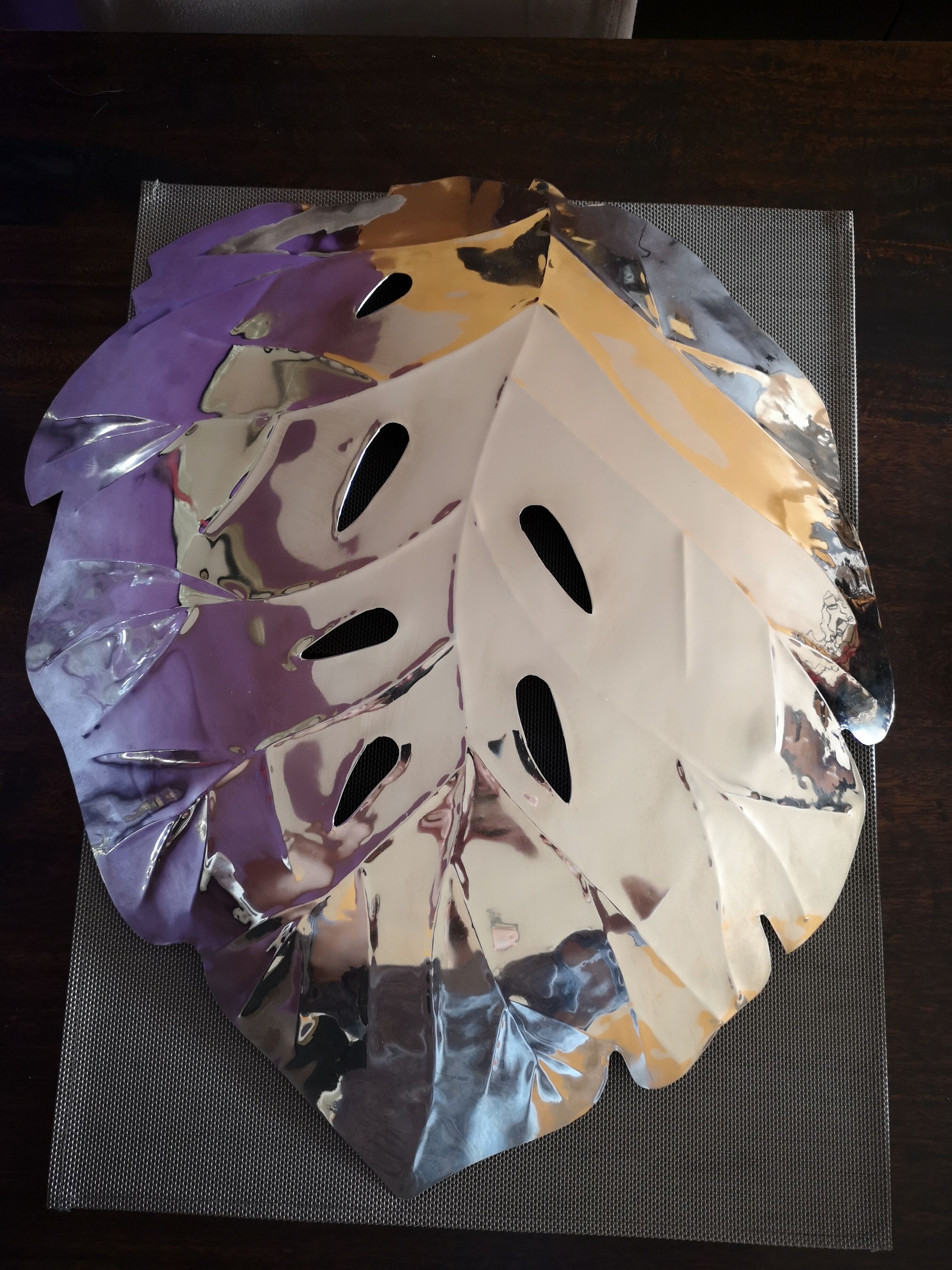 Stainless steel sheet-shaped table center