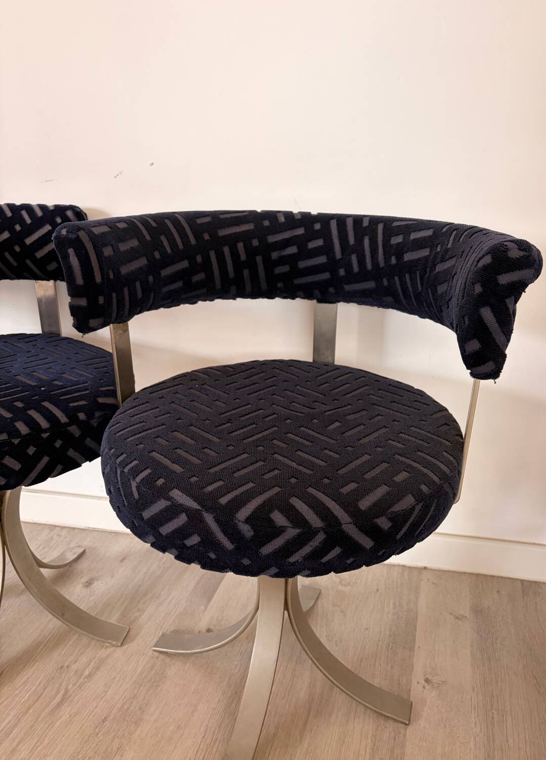 Osvaldo Borsani chairs