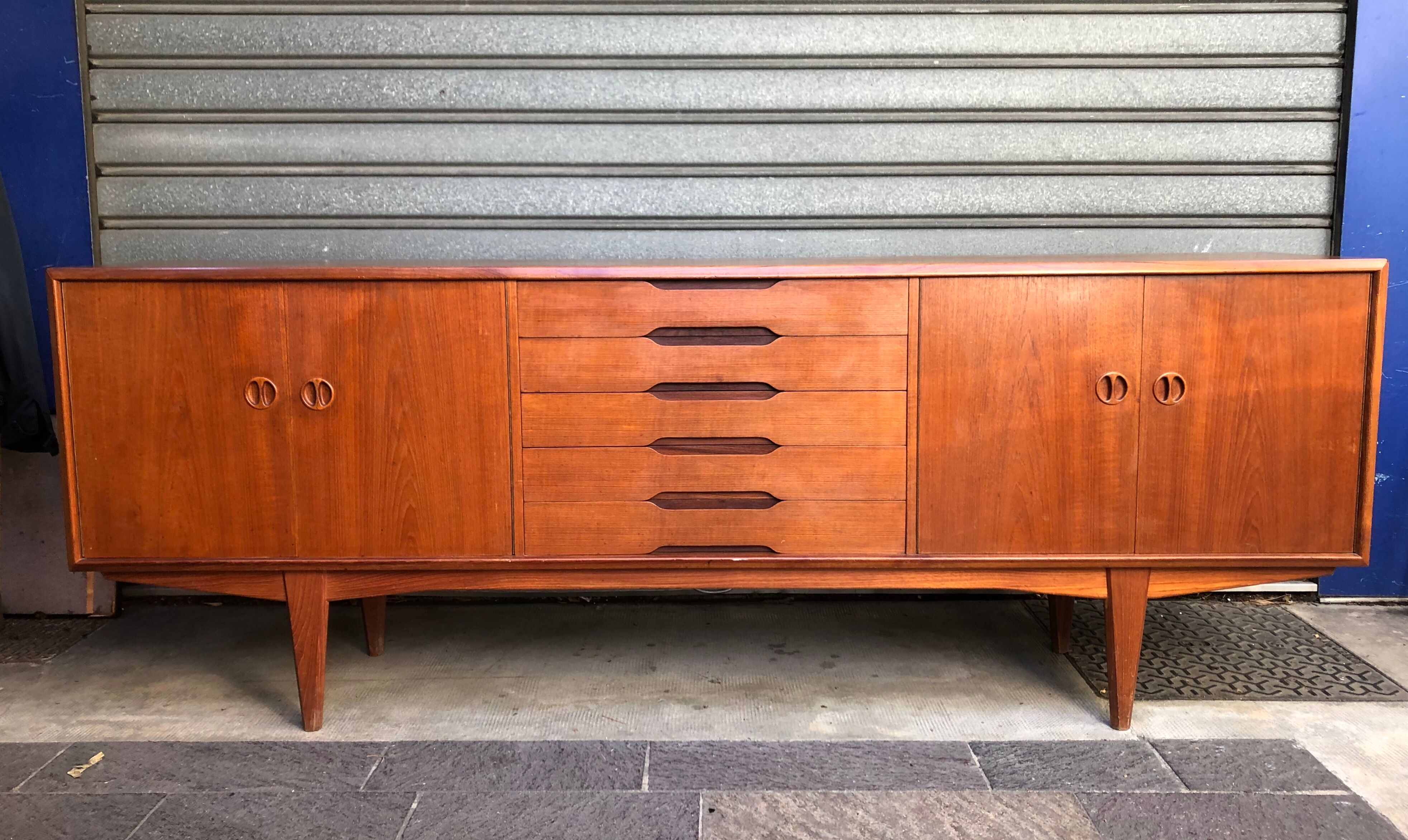 Scandinavian tea shirting 4-door and 5 1960s drawers