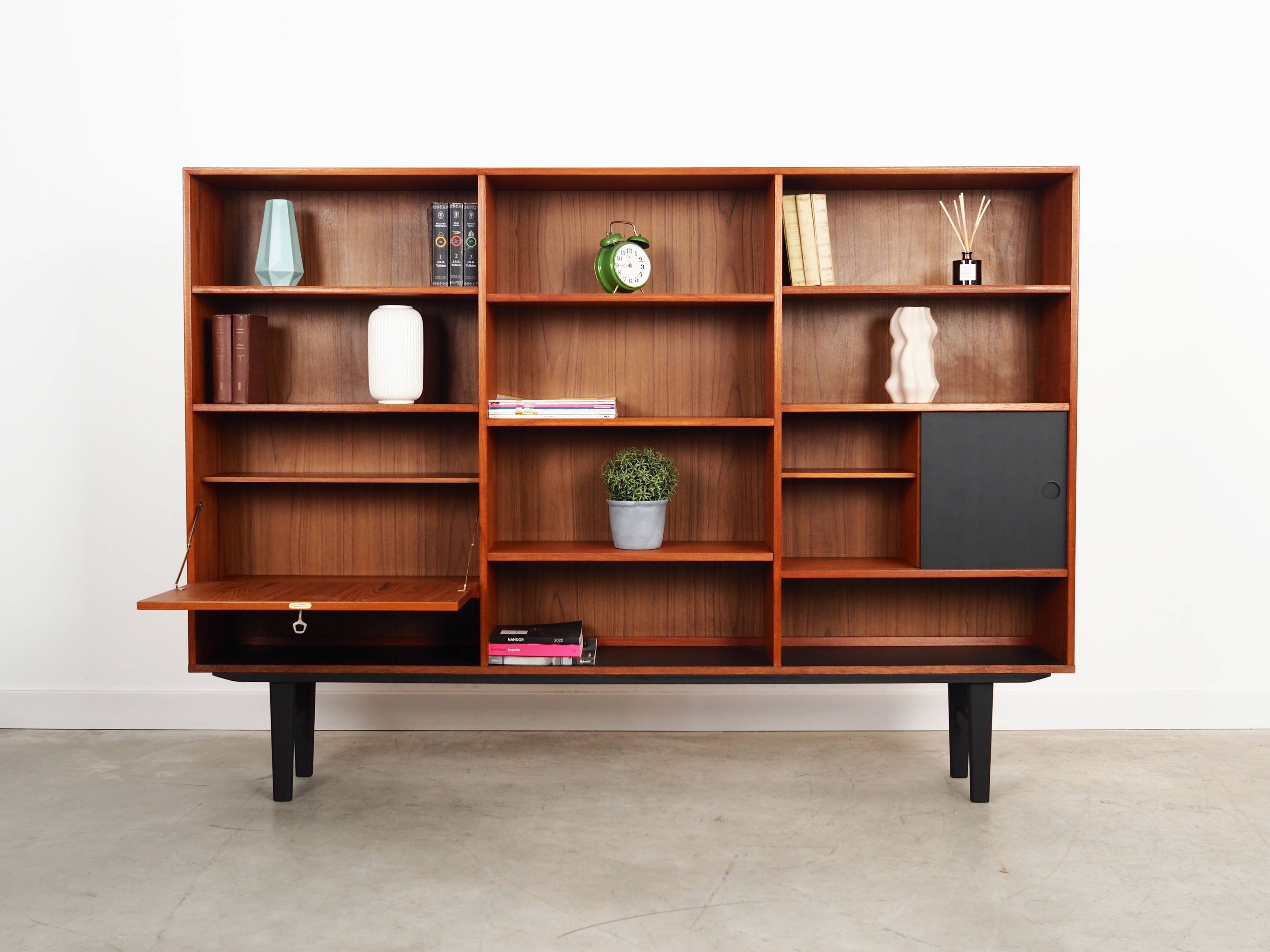 Teak bookcase, Danish design, 1970s, production: Denmark
