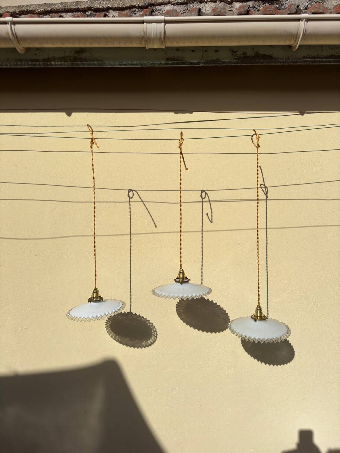Trio vintage pendant light wavy opaline lampshade golden wires old light