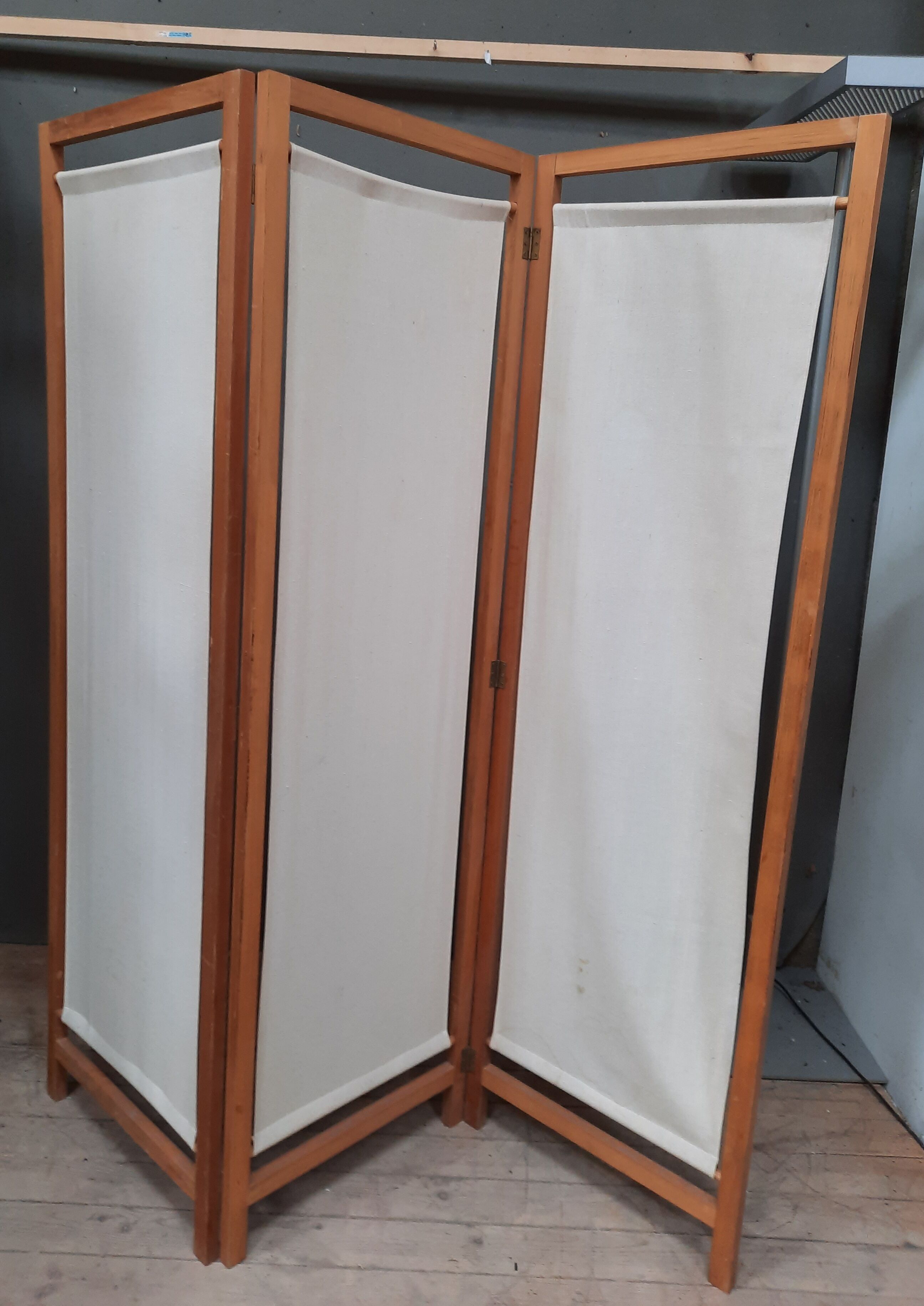 3-panel fabric screen