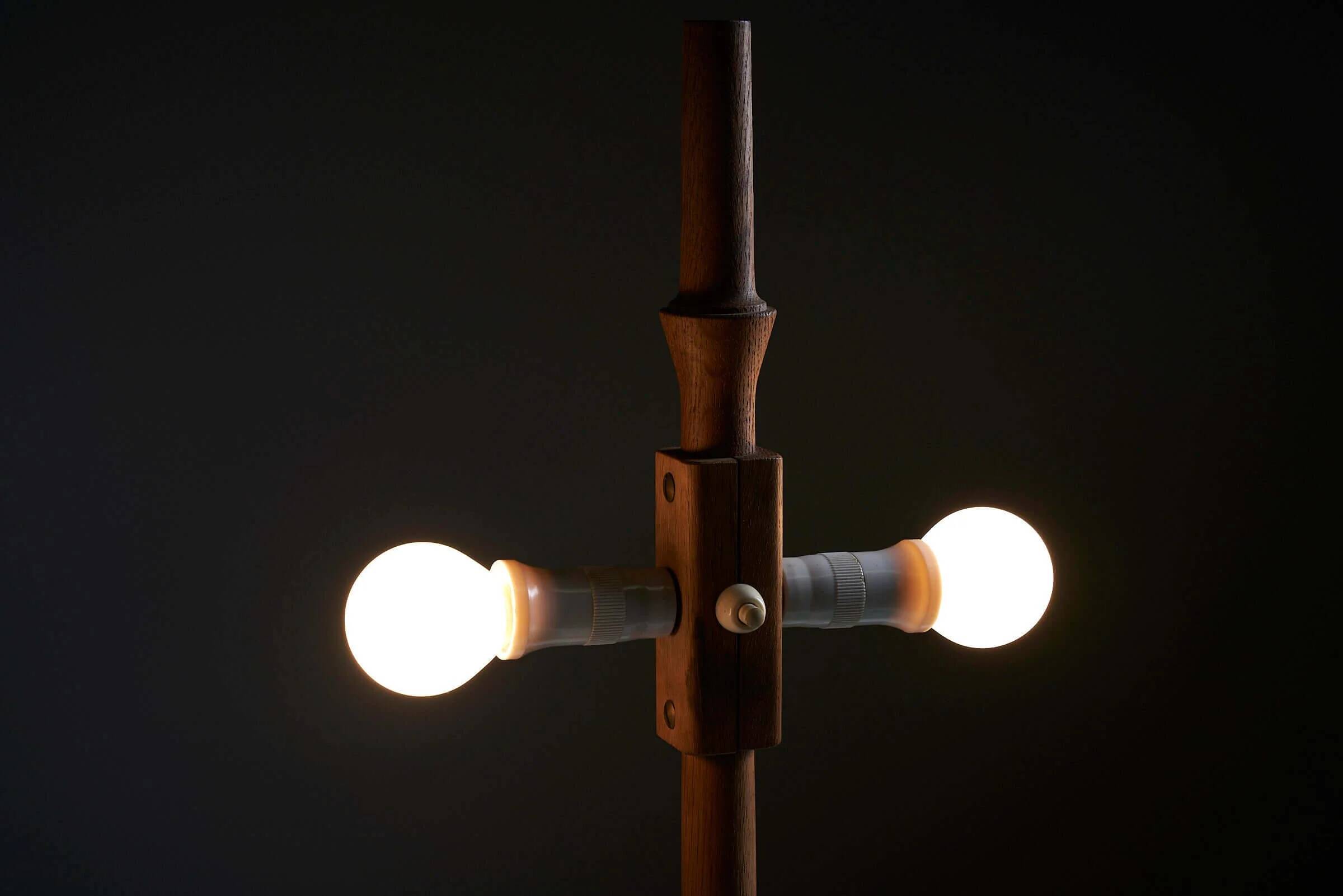 Oak Table Lamp model no. 1103 by Luxus
