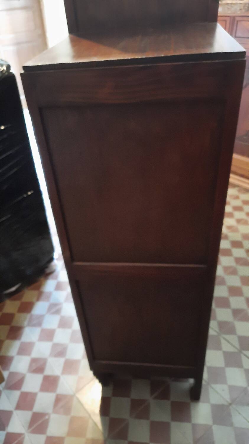 Asymmetrical Parisian wardrobe