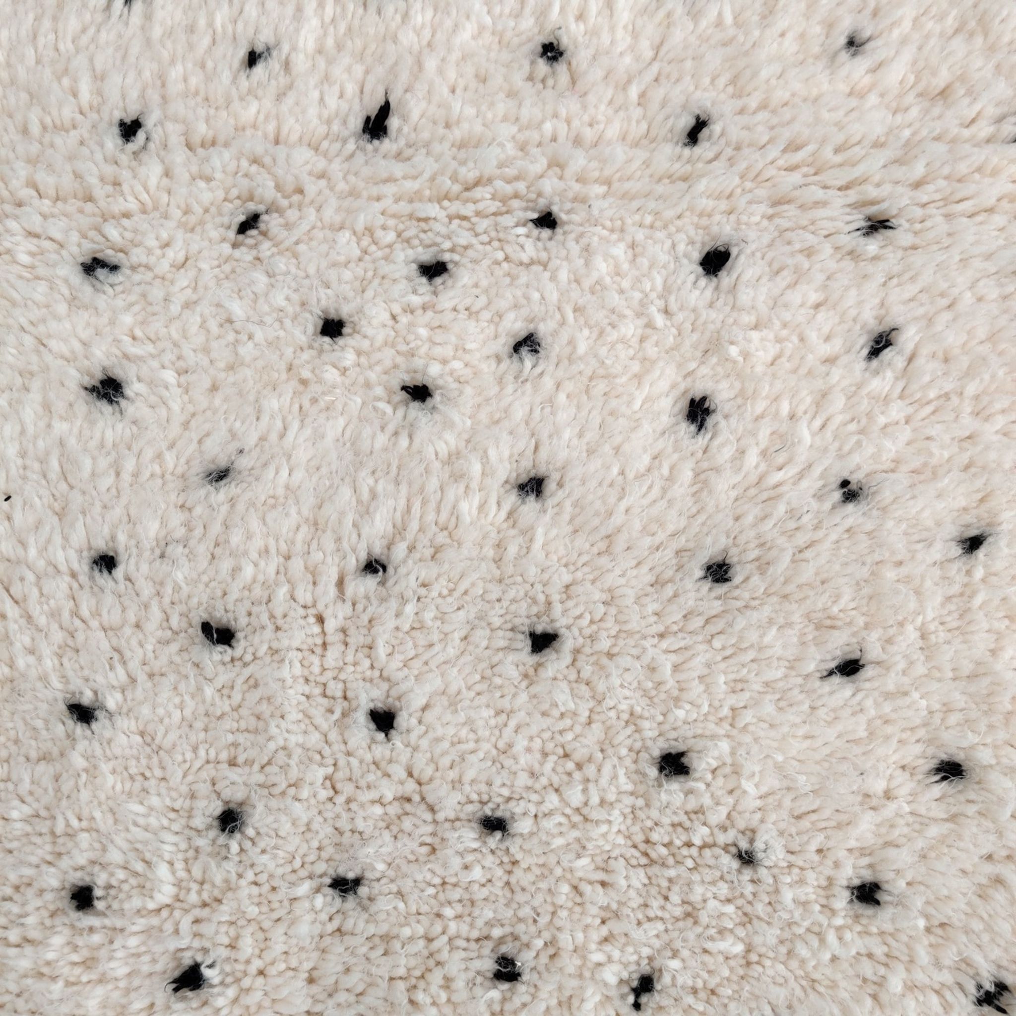 Berber black pea carpet beni ouarain 90x125 cm