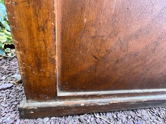 Cabinet - 4 drawer trade furniture with shell handles