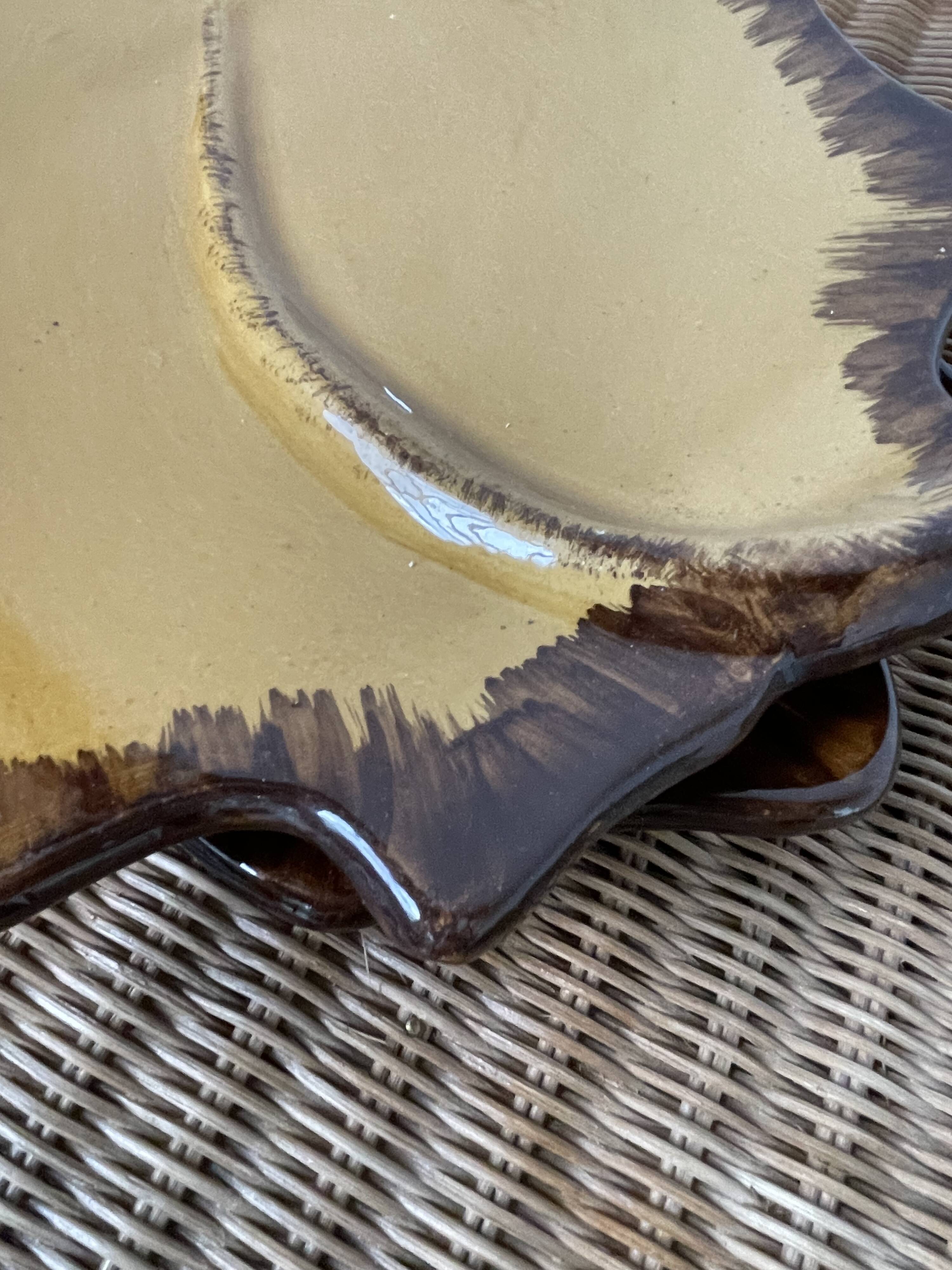 2 assiettes « feuille » céramique jaune