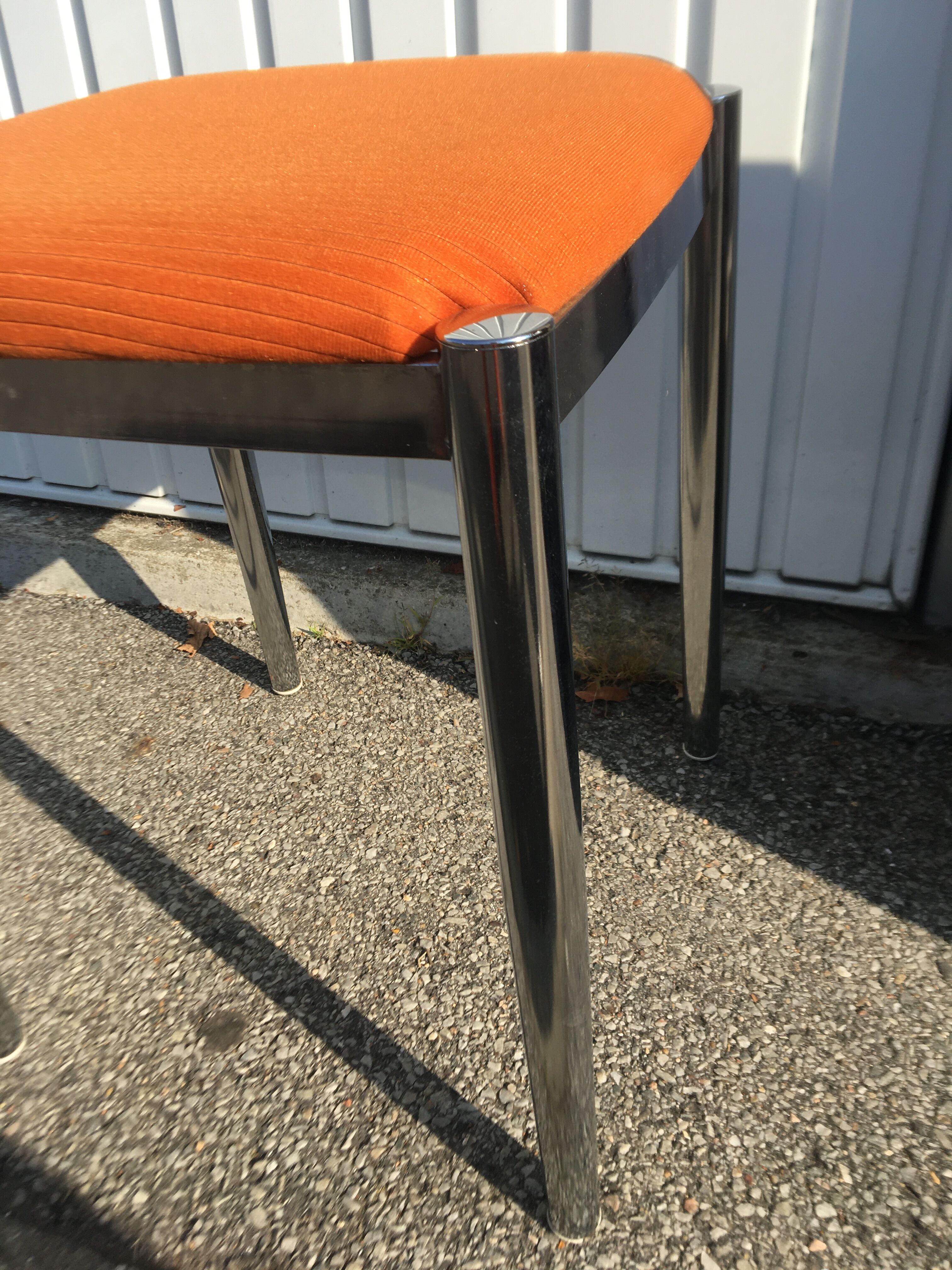 Ensemble 3 chaises acier chromé avec 1 tabouret 70’s