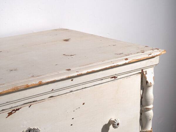 Antique white Provençal-style chest of drawers (circa 1920)