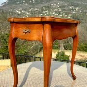 Small flying table in Louis XV style, 20th century.