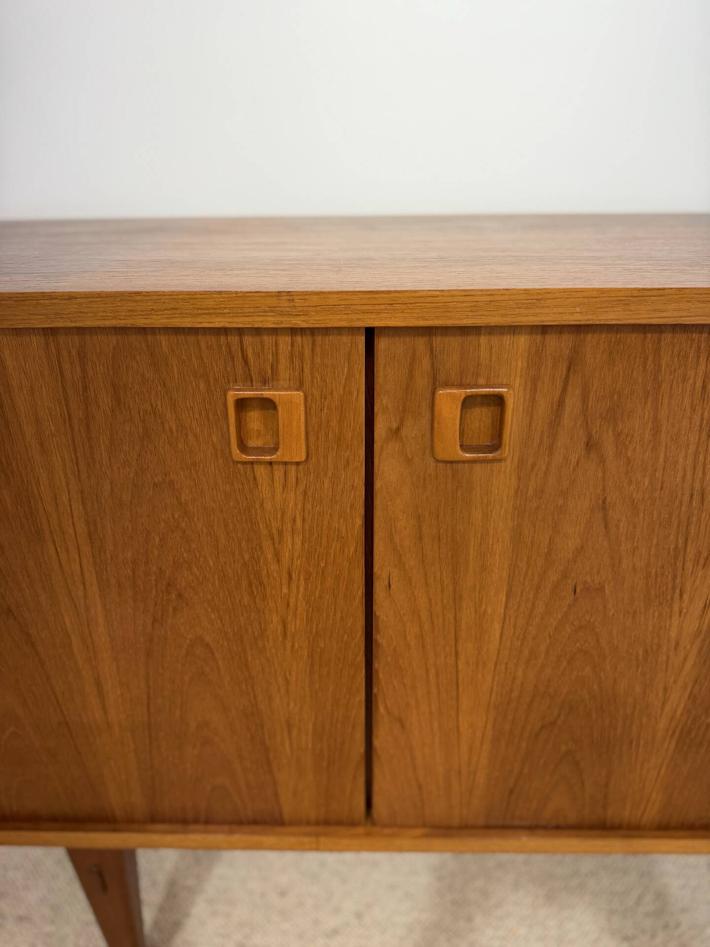 Enfilade ARNO in oak – 1960s/70s