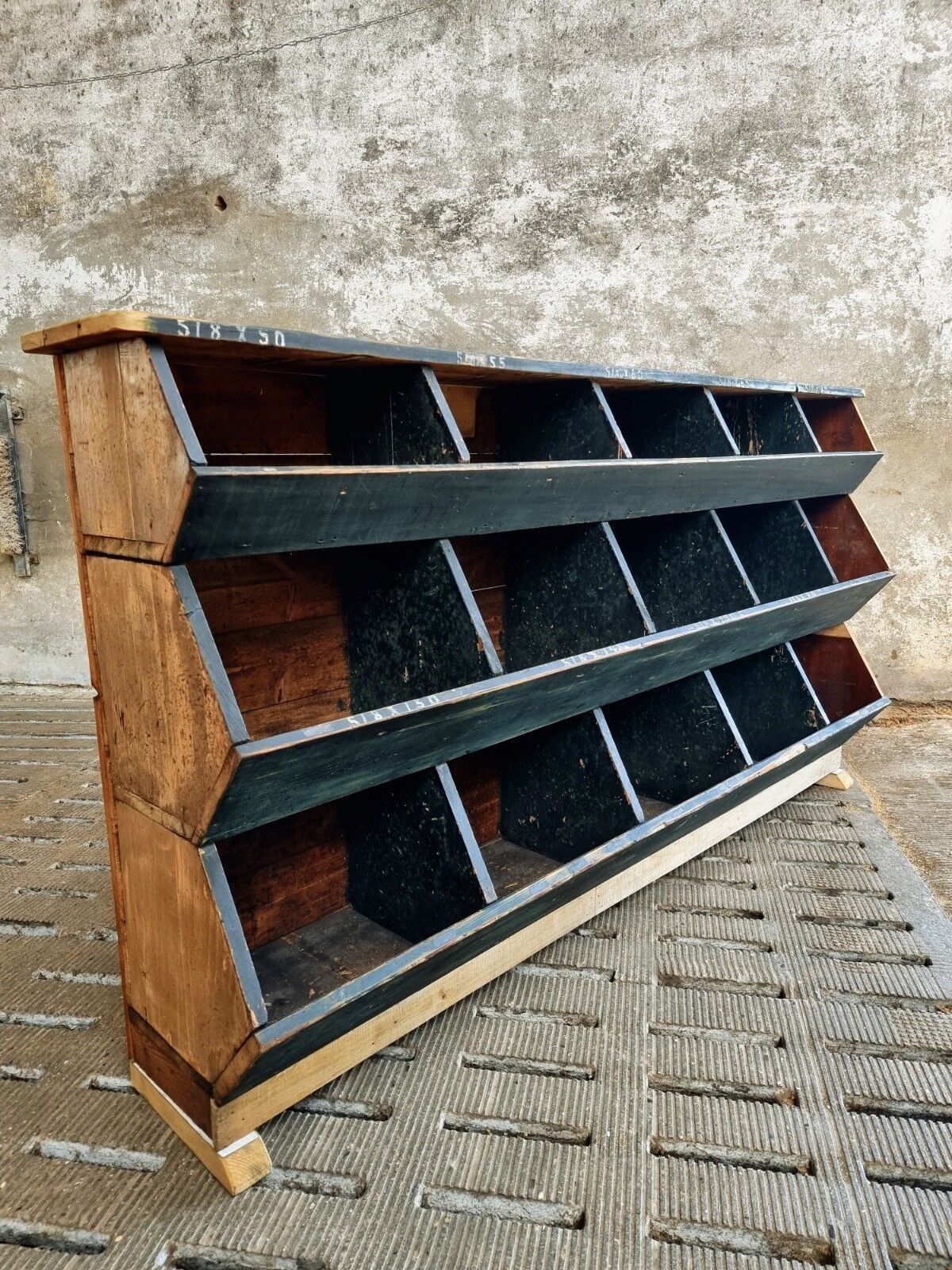 Old grutter cabinet shop cabinet