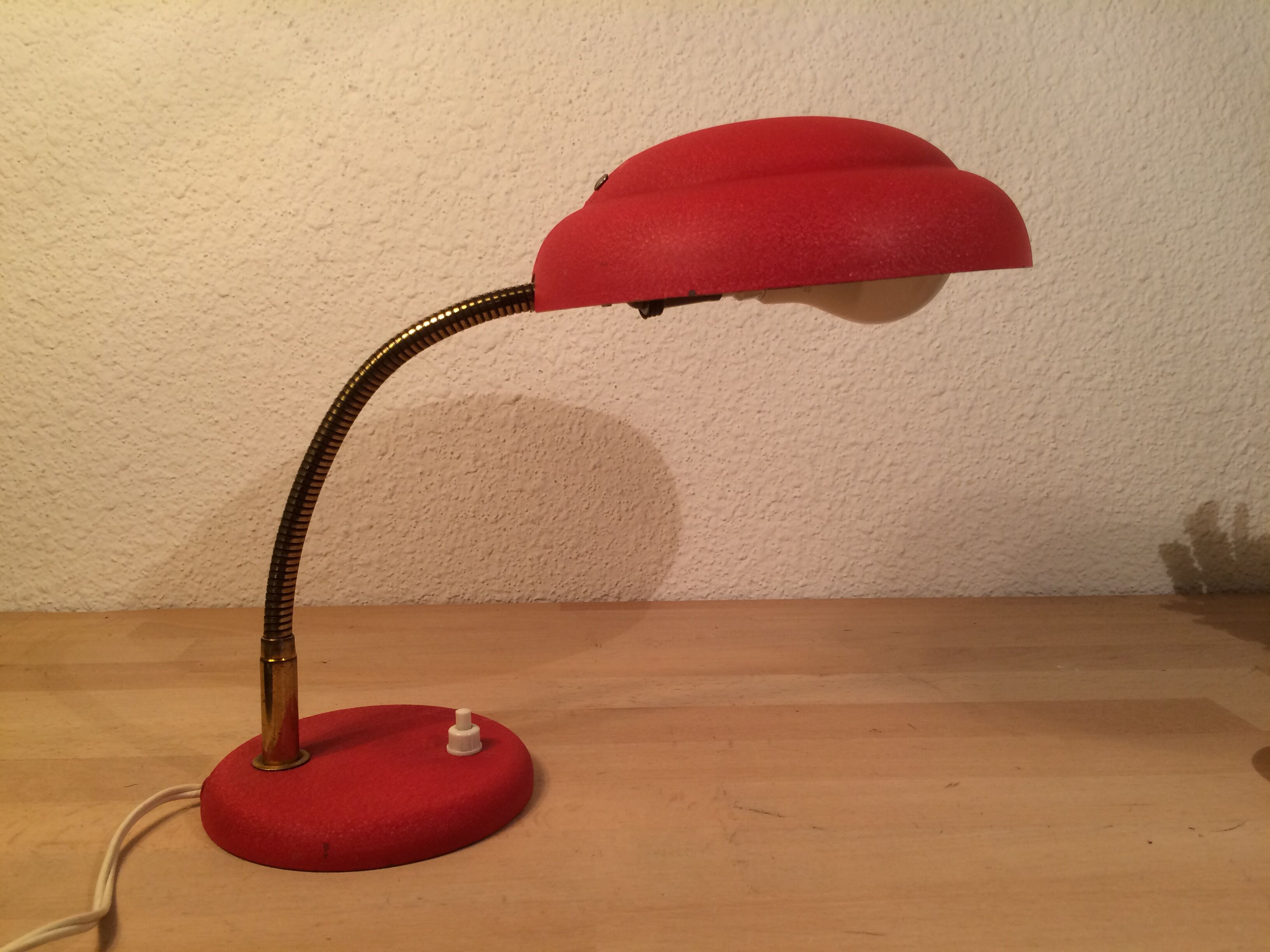 Lampe de bureau flexible rouge années 50 vintage