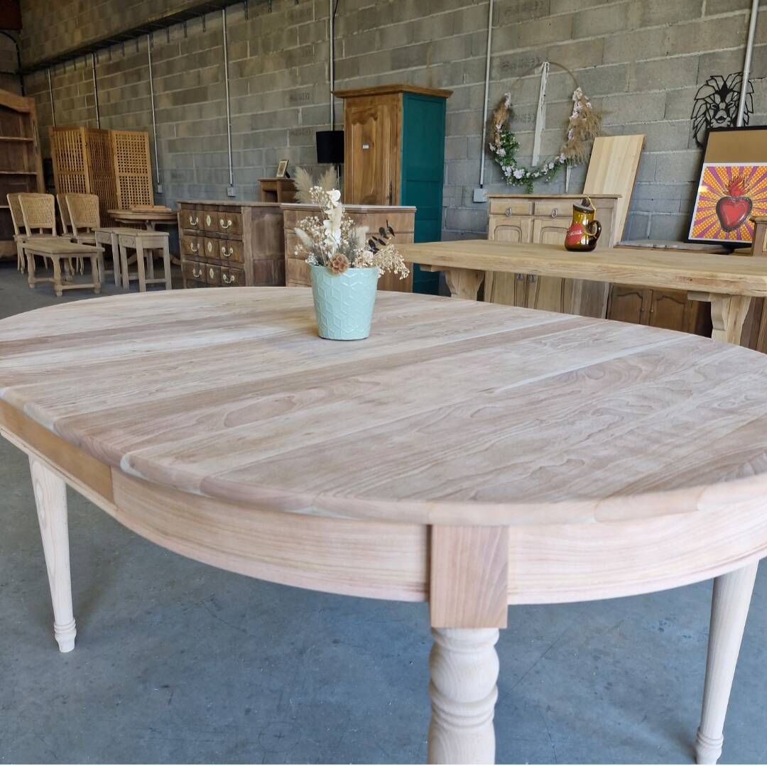 Round table solid cherry with extensions