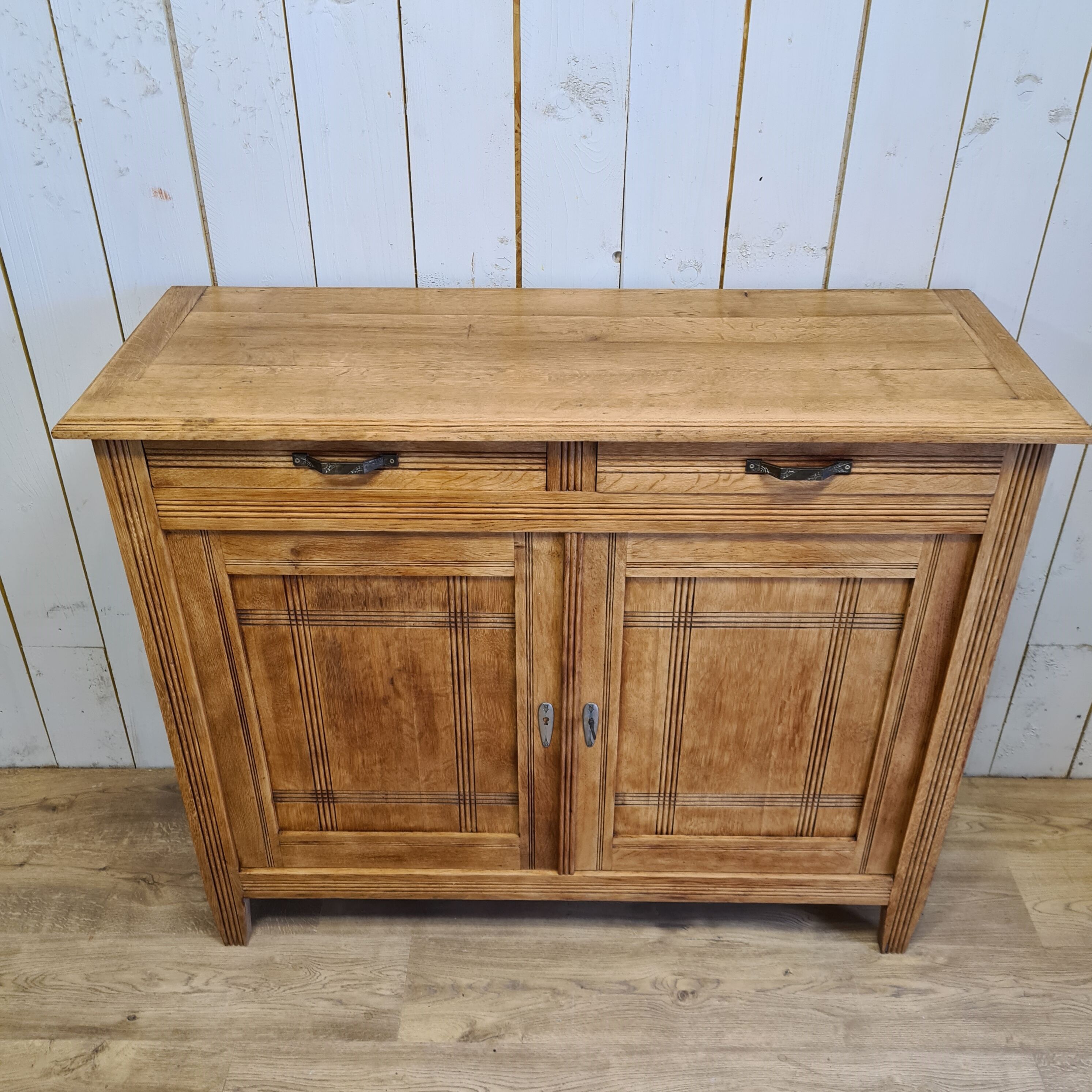 Old solid wood sideboard 2 doors and 2 drawers renovated