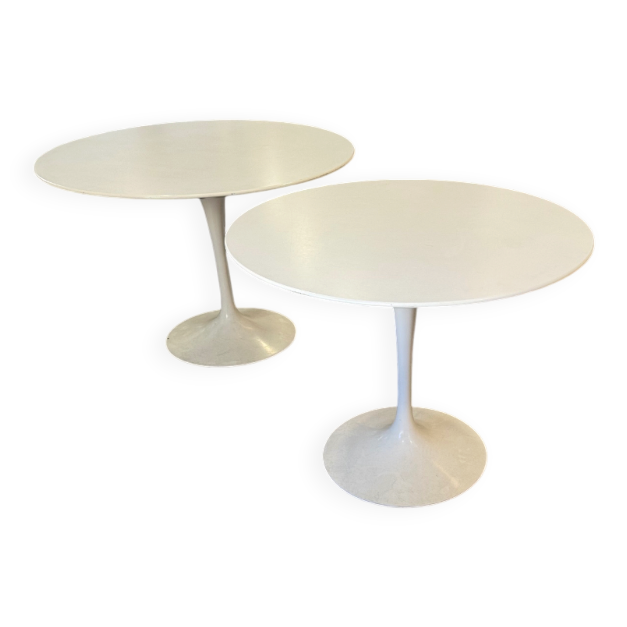 Saarinen layered white plateau