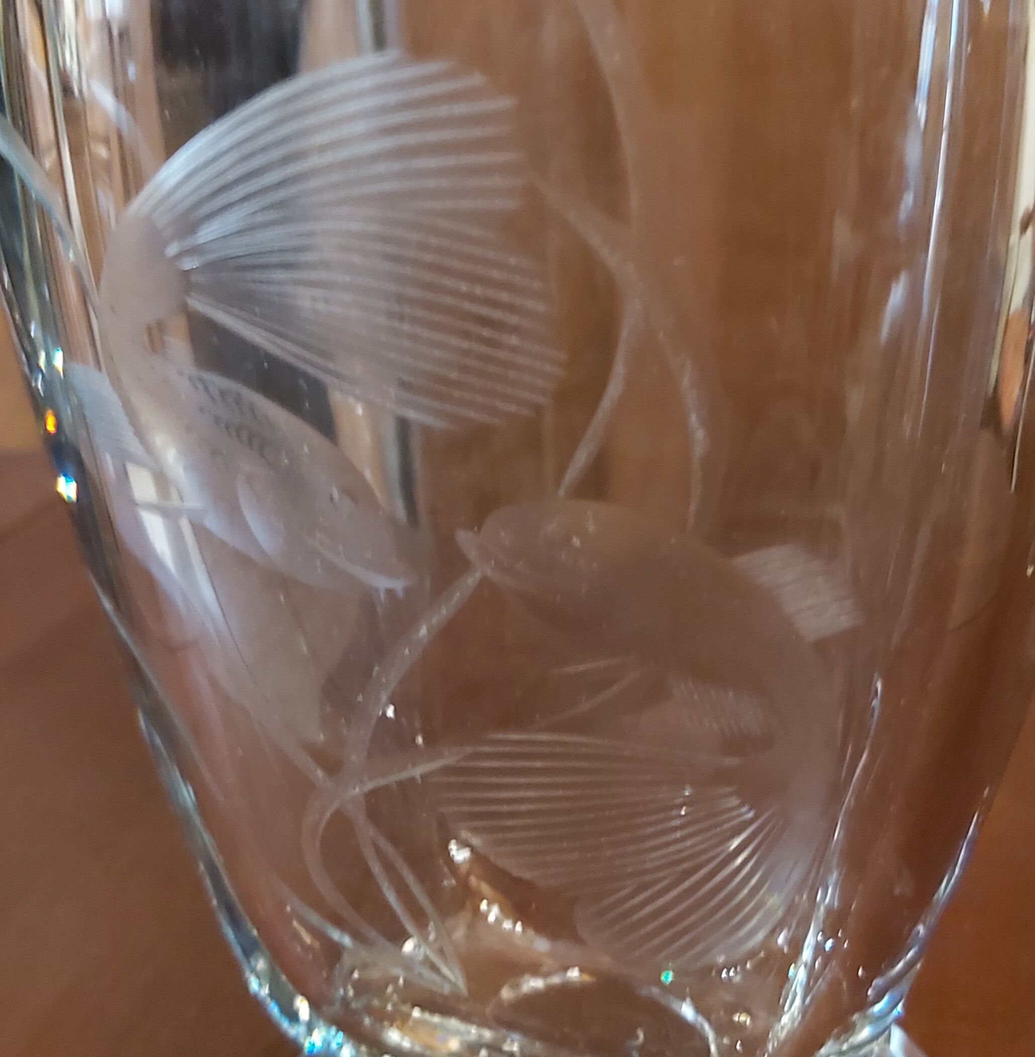 Crystal vase carved fish decoration