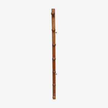 Long wooden patère