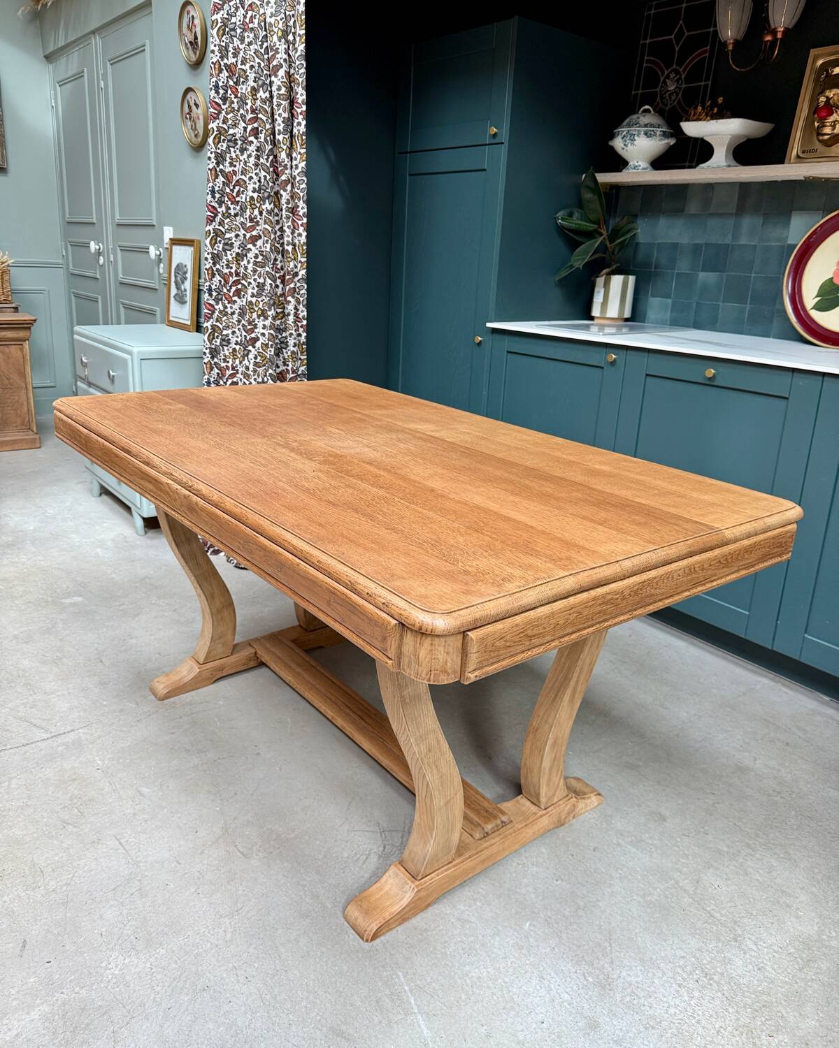 Art Deco extendable oak table (renovated)
