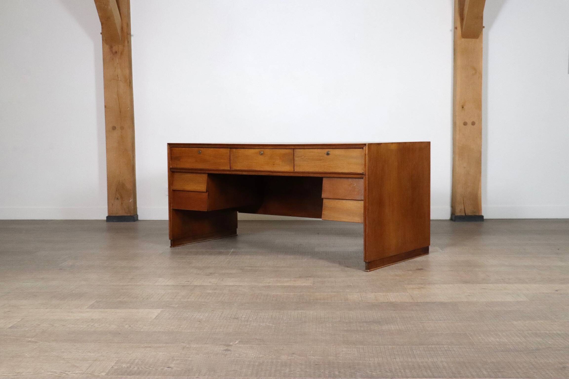 Curved Directors desk in walnut, Italy 1940s